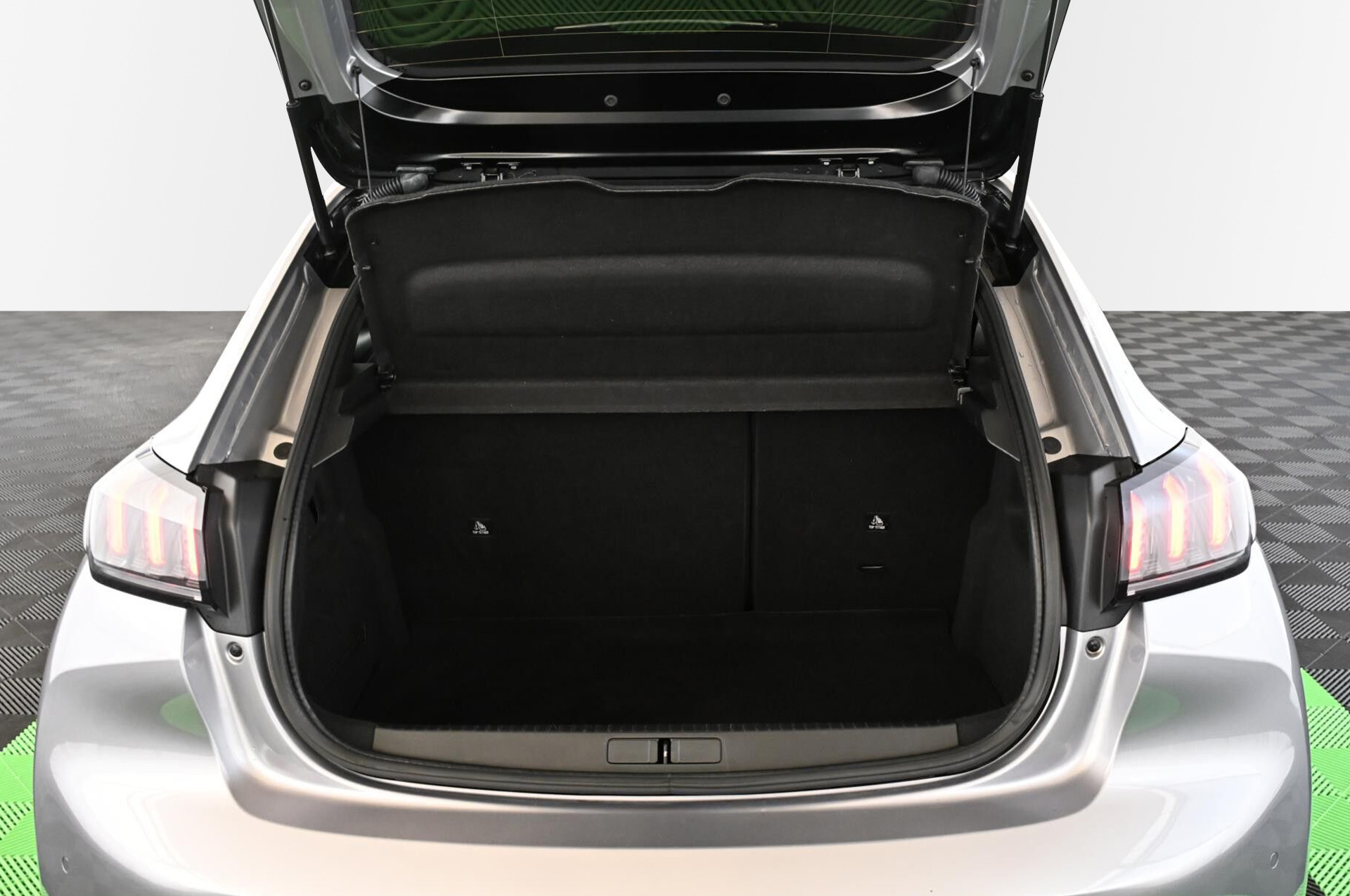 18222_p35 - PEUGEOT - 208 - 2023 - photo 32