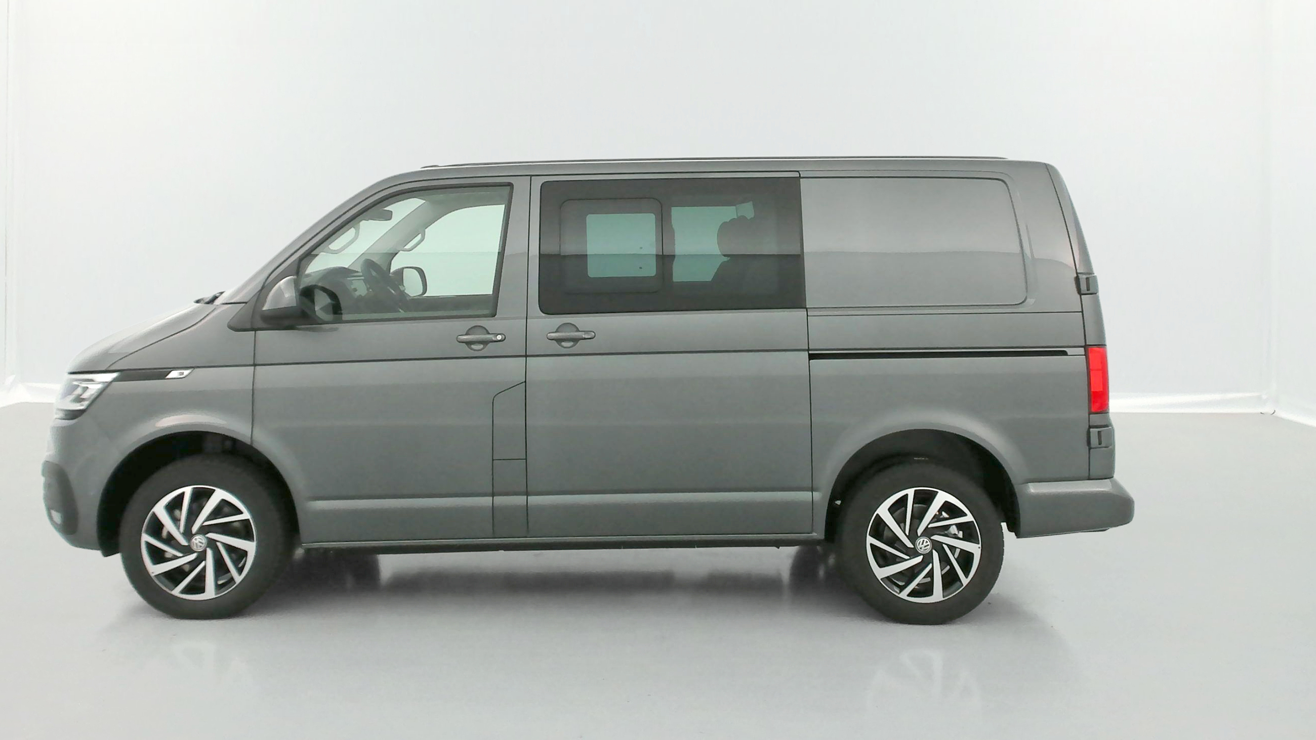 GLI00001085_p53 - VOLKSWAGEN - TRANSPORTER - 2024 - photo 4