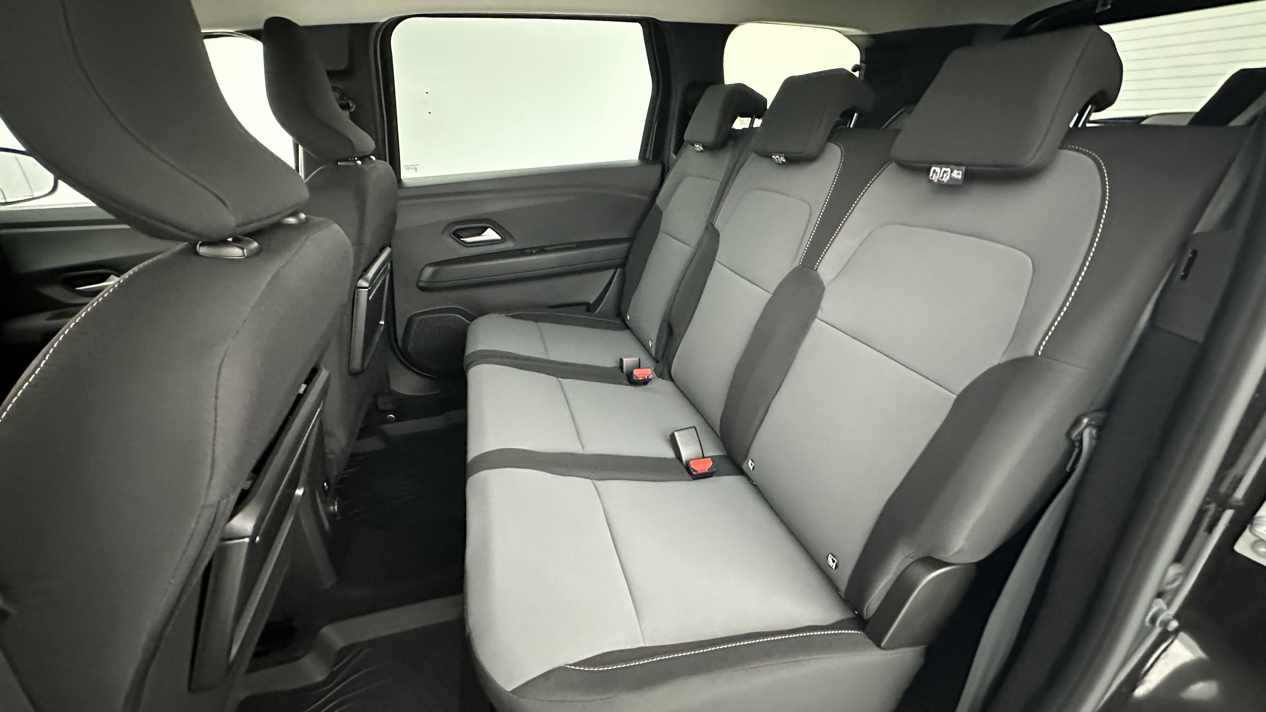 GLI00005868_p53 - DACIA - JOGGER - 2025 - photo 9