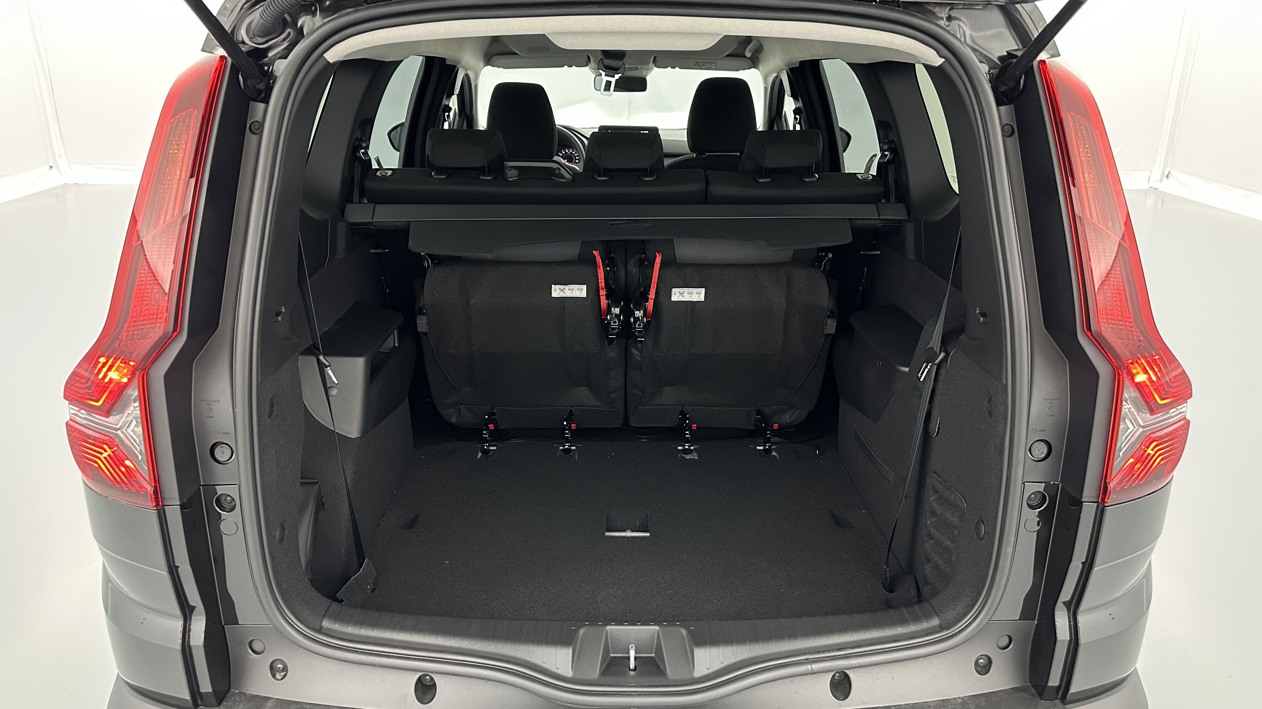 GLI00005868_p53 - DACIA - JOGGER - 2025 - photo 10