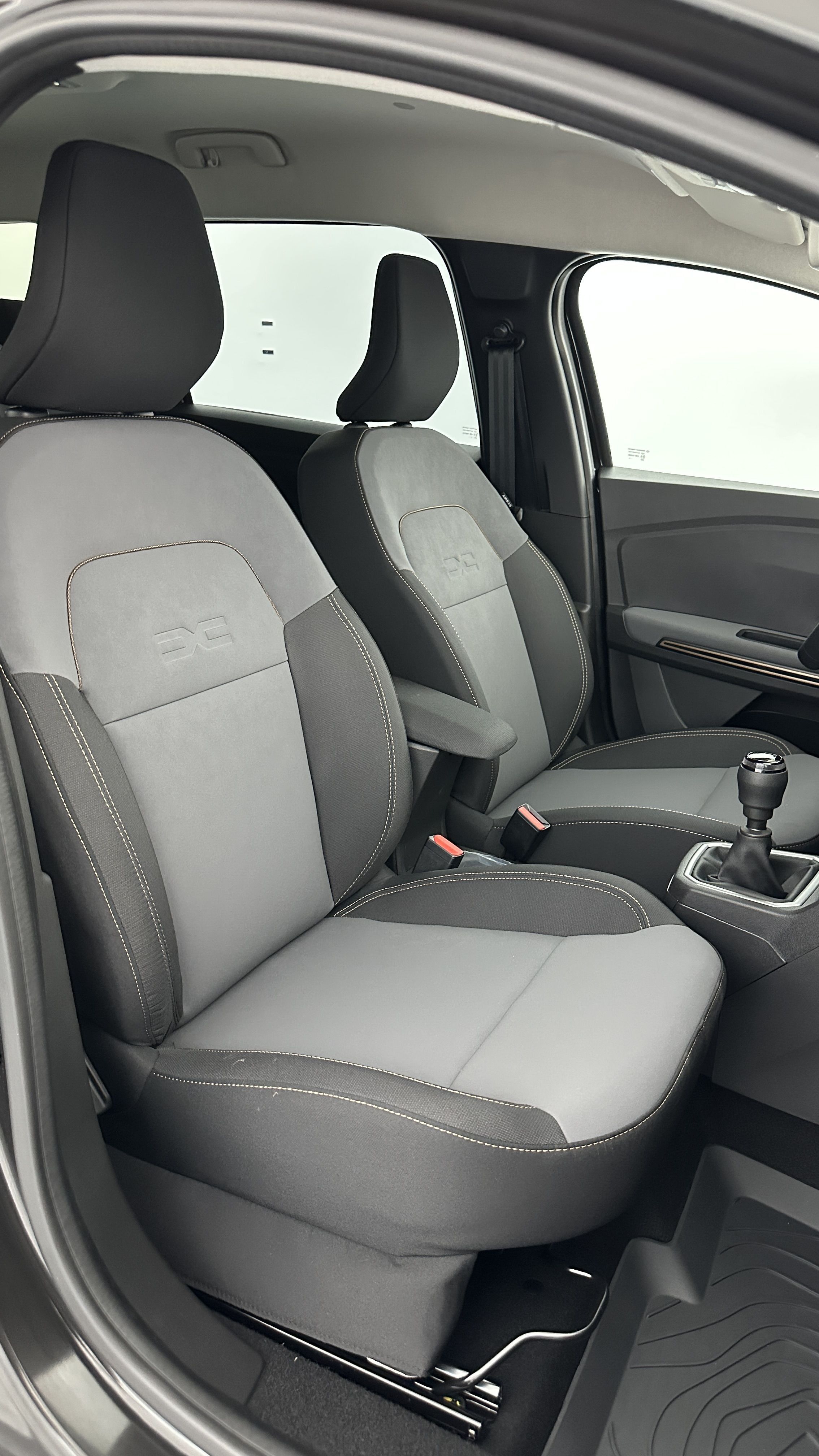 GLI00005868_p53 - DACIA - JOGGER - 2025 - photo 24