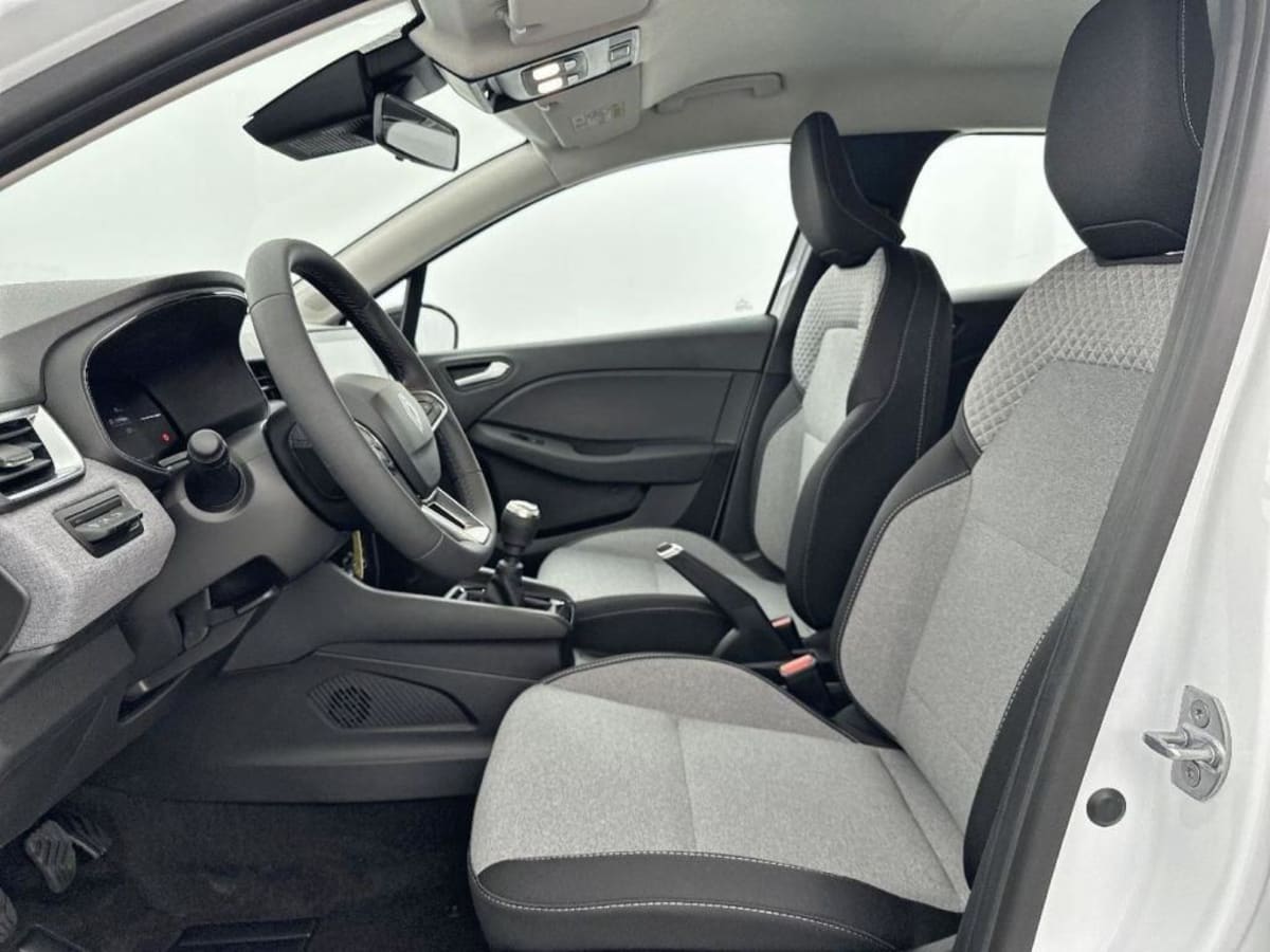 352700_p2 - RENAULT - CLIO 5 - 2025 - photo 10
