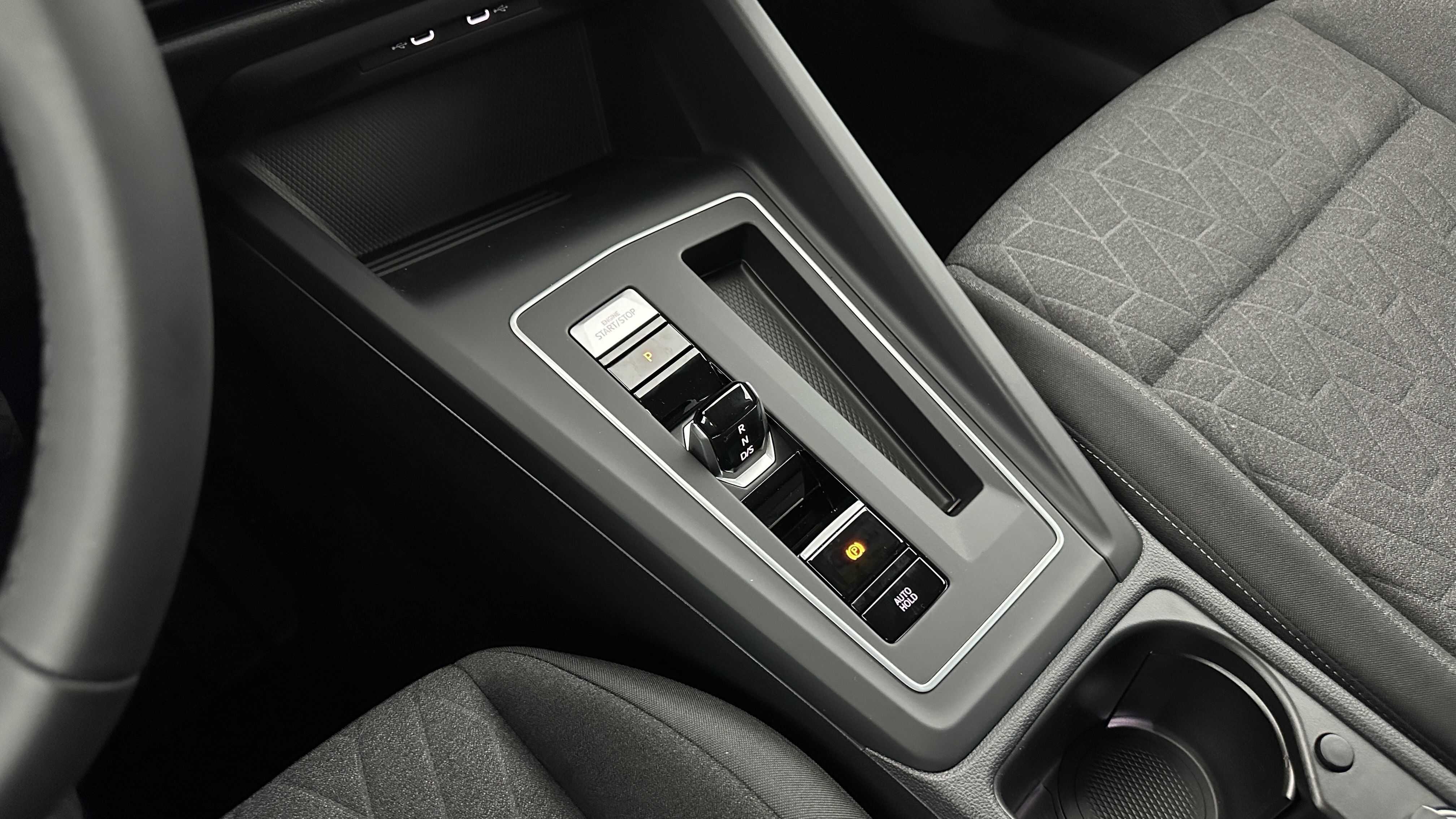 GLI00001761_p53 - VOLKSWAGEN - GOLF - 2025 - photo 17