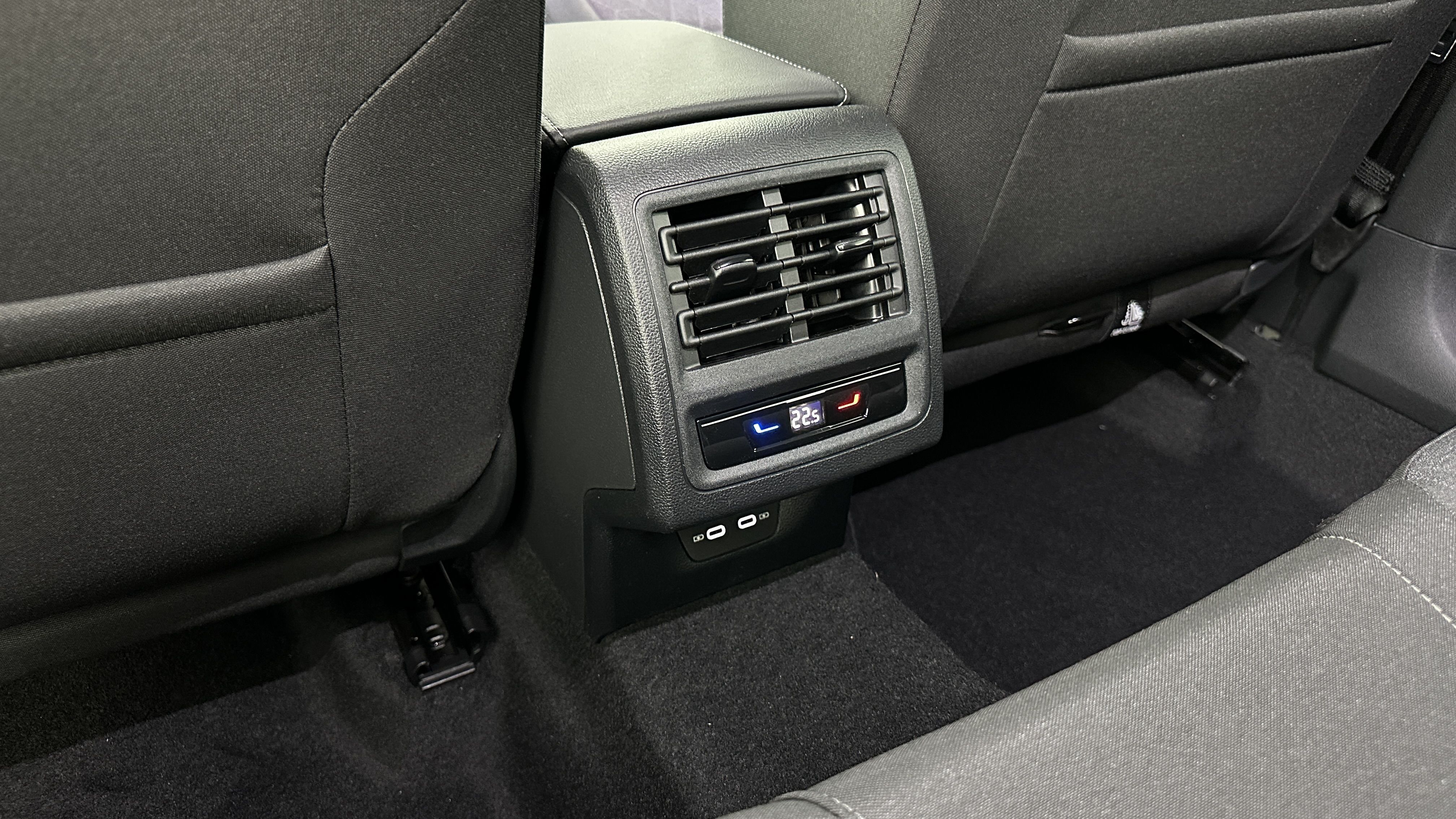 GLI00001761_p53 - VOLKSWAGEN - GOLF - 2025 - photo 22