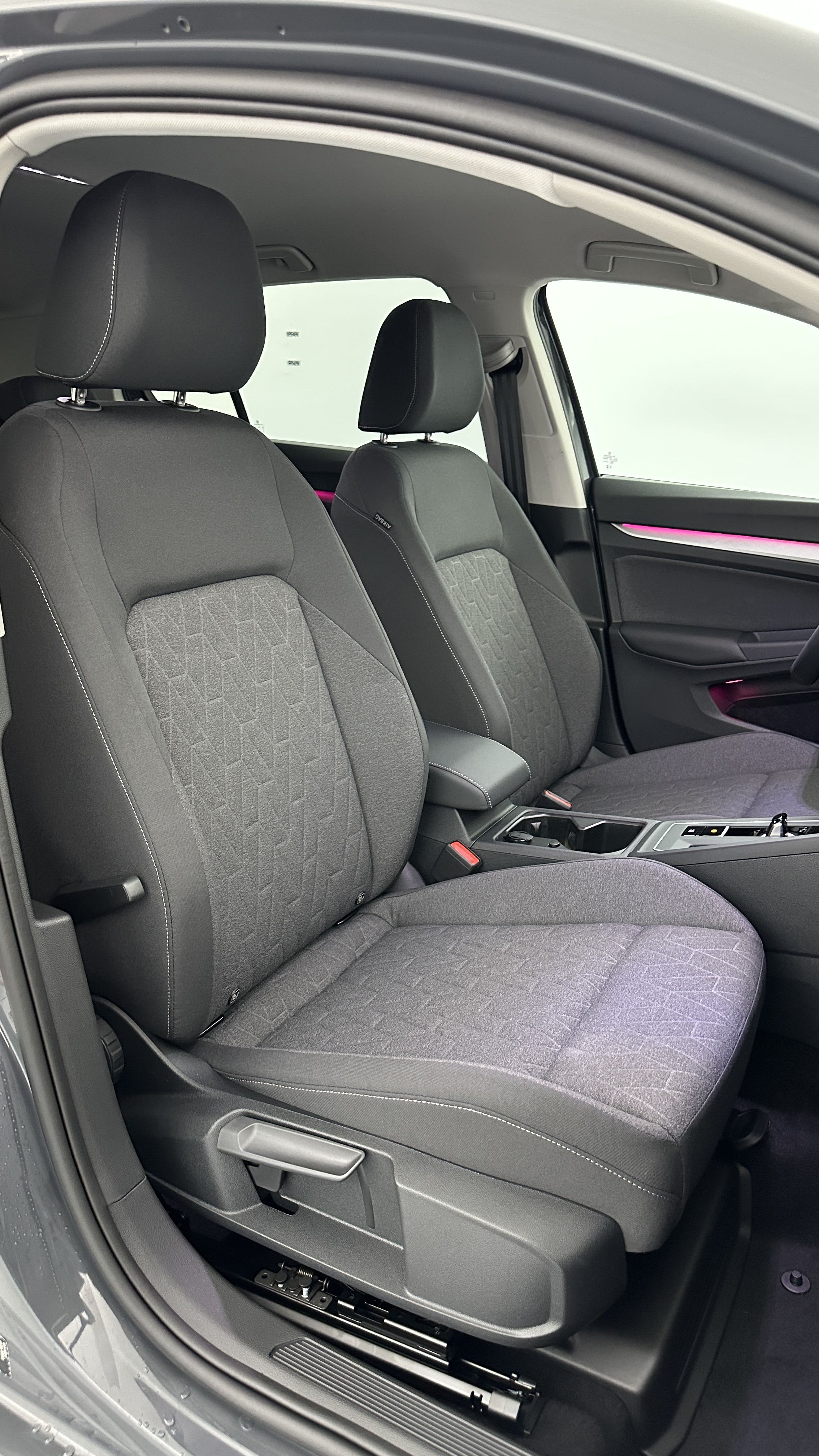 GLI00001755_p53 - VOLKSWAGEN - GOLF - 2025 - photo 18