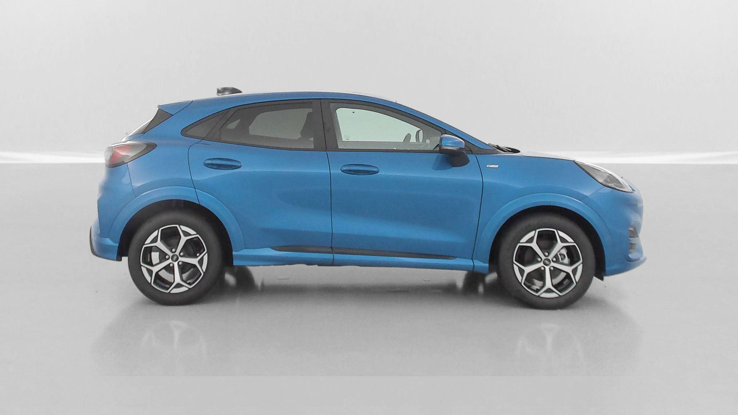 GLI00009885_p53 - FORD - PUMA - 2025 - photo 26