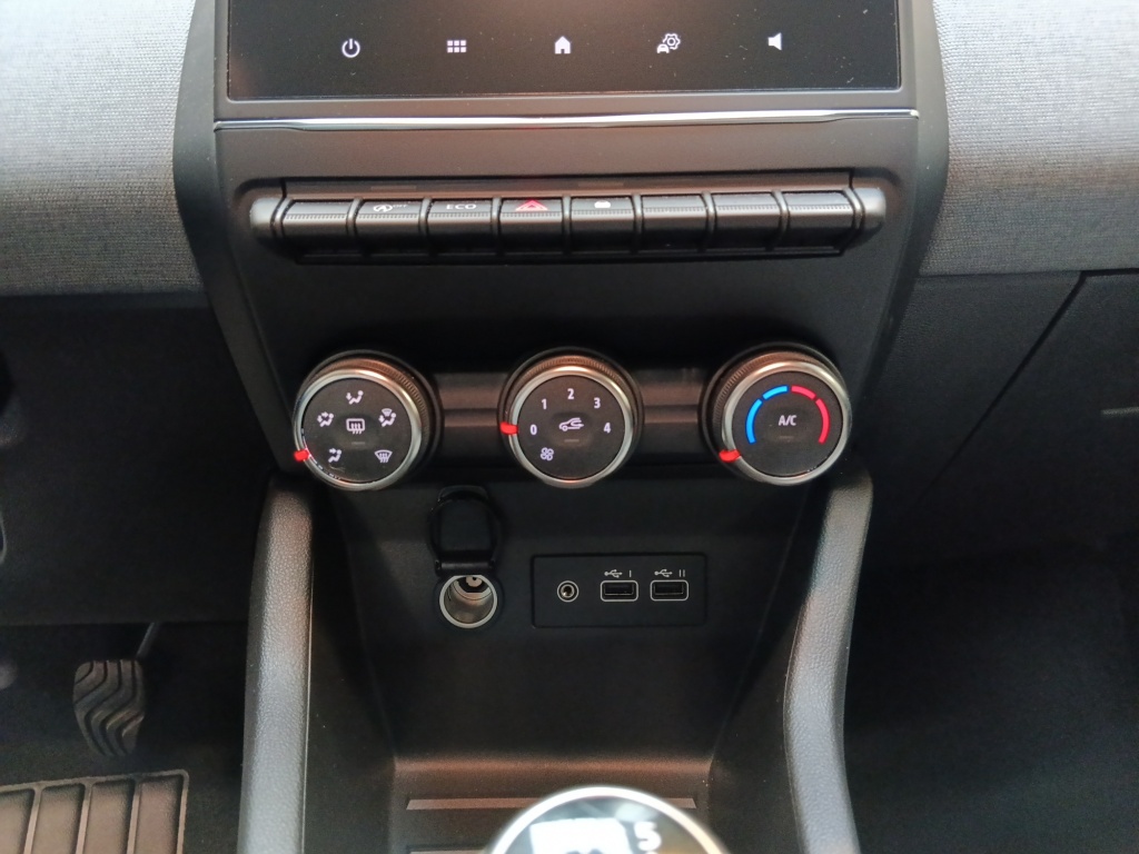 72456_p51 - RENAULT - CLIO - 2025 - photo 20