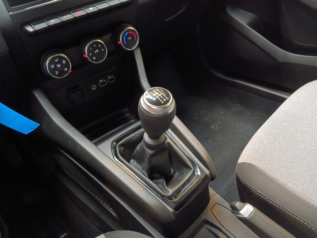 72460_p51 - RENAULT - CLIO - 2025 - photo 15