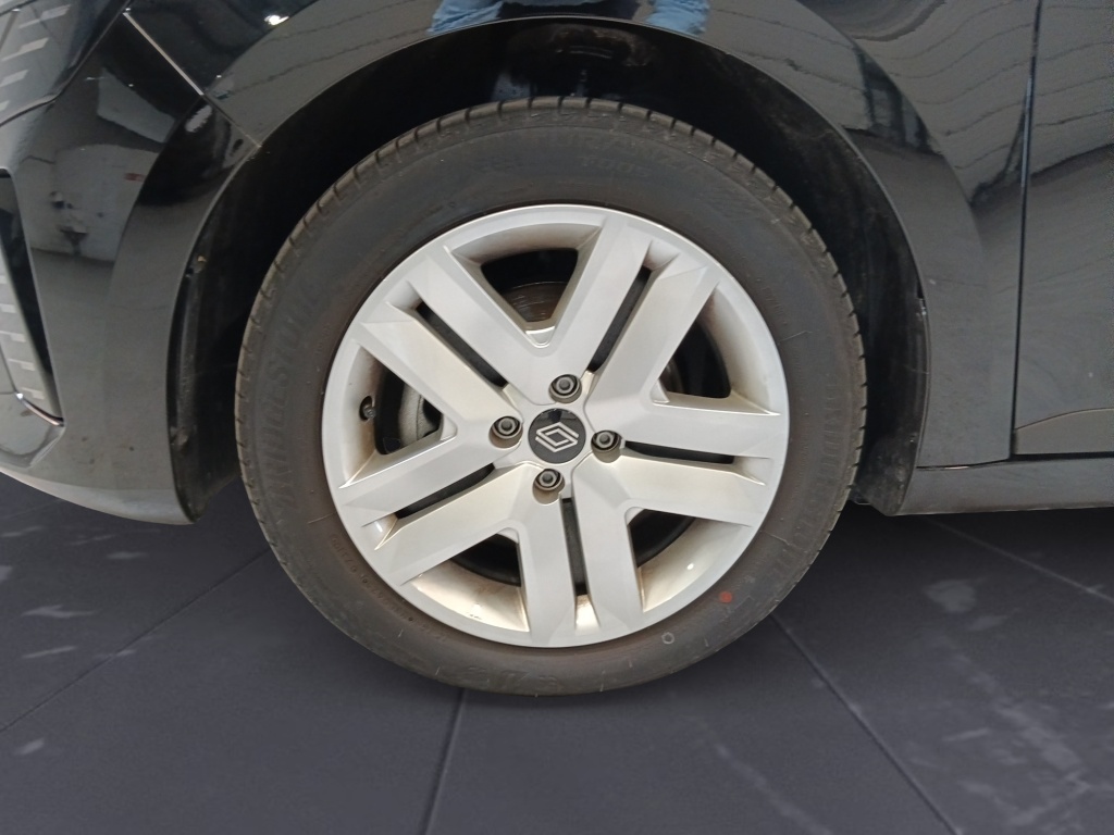 72460_p51 - RENAULT - CLIO - 2025 - photo 9