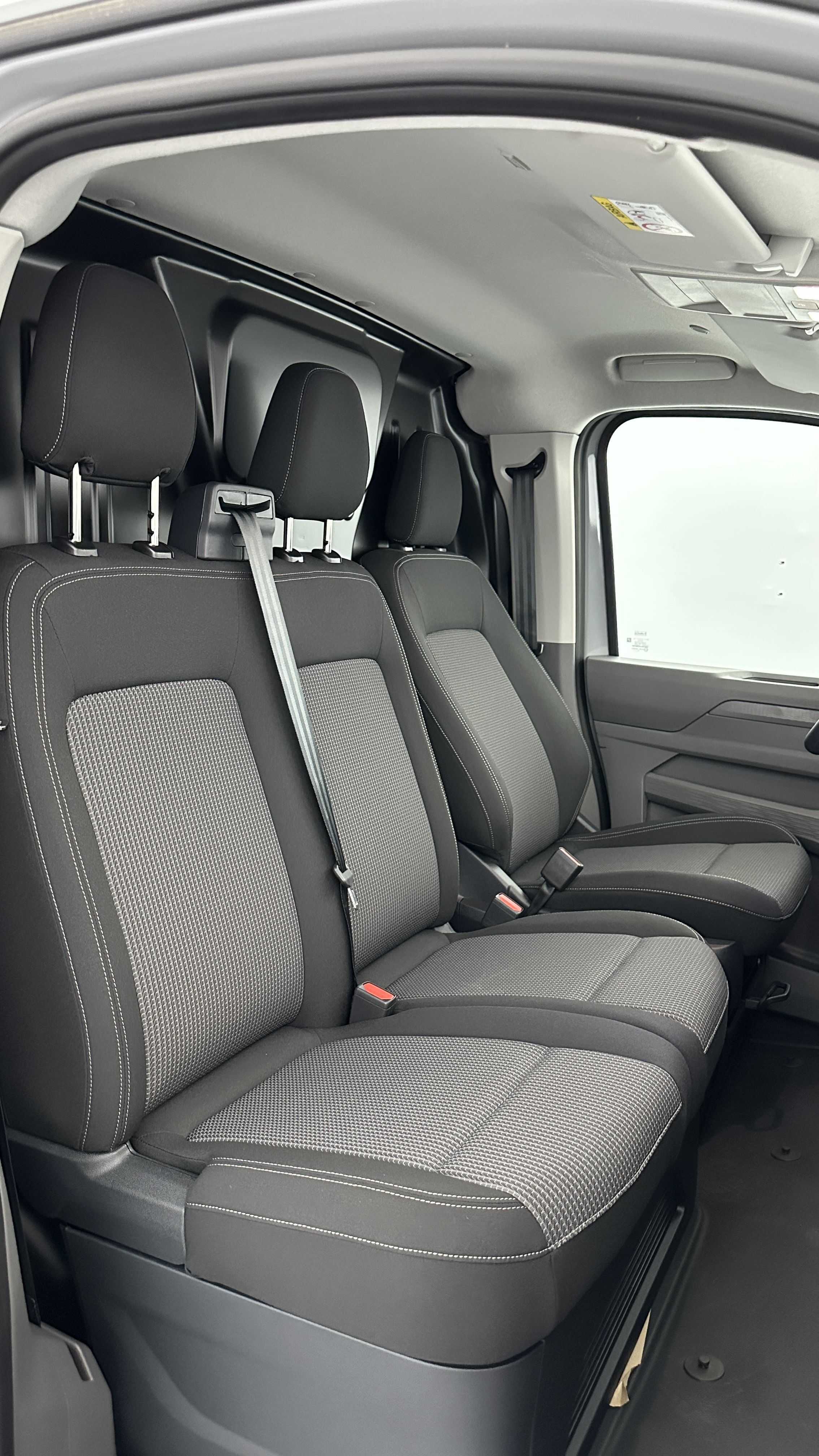 GLI00007685_p53 - VOLKSWAGEN - TRANSPORTER - 2025 - photo 12