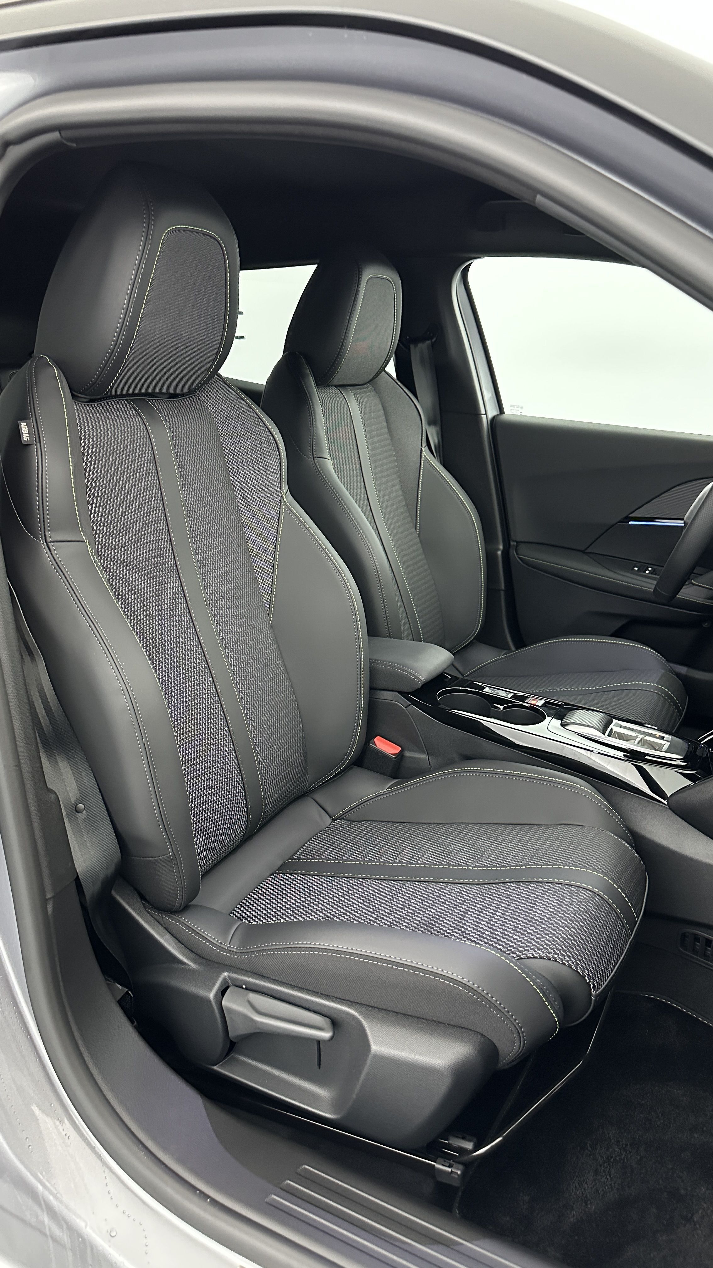 GLI00010406_p53 - PEUGEOT - 2008 - 2025 - photo 18