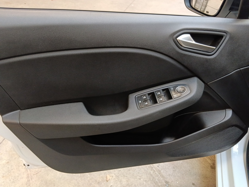 72489_p51 - RENAULT - CLIO - 2025 - photo 11