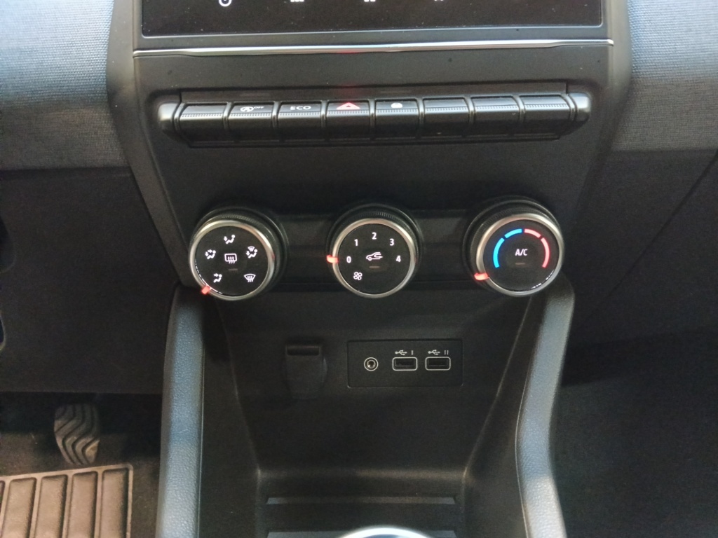 72489_p51 - RENAULT - CLIO - 2025 - photo 7