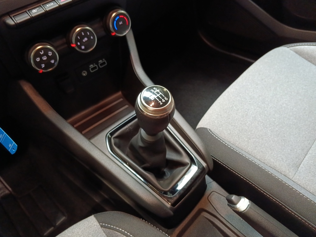 72549_p51 - RENAULT - CLIO - 2025 - photo 15