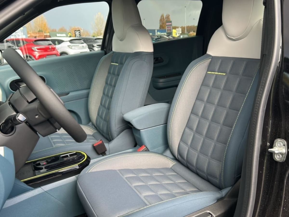 367837_p2 - FIAT - GRANDE PANDA - 2025 - photo 10