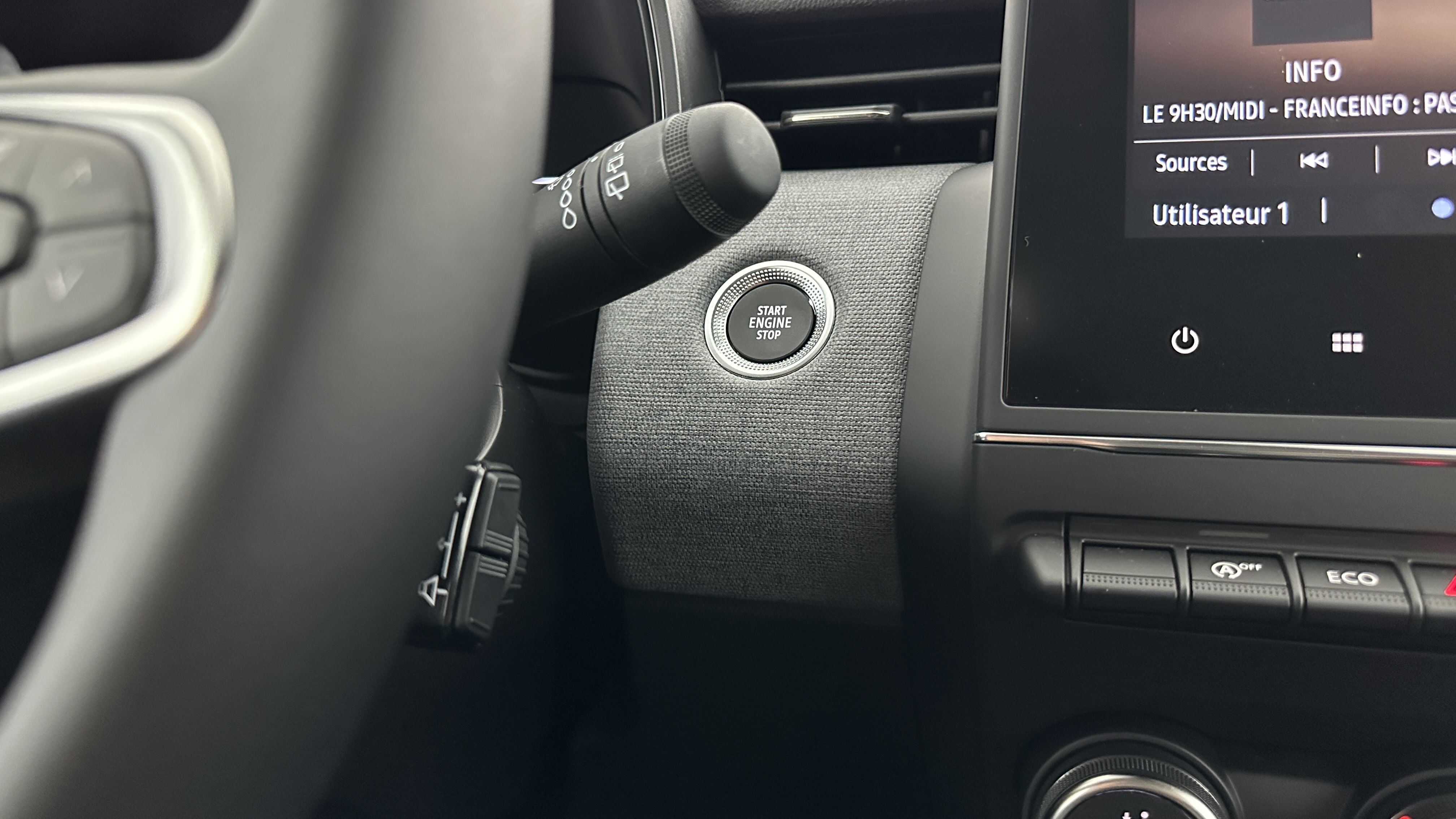 GLI00010431_p53 - RENAULT - CLIO - 2025 - photo 20