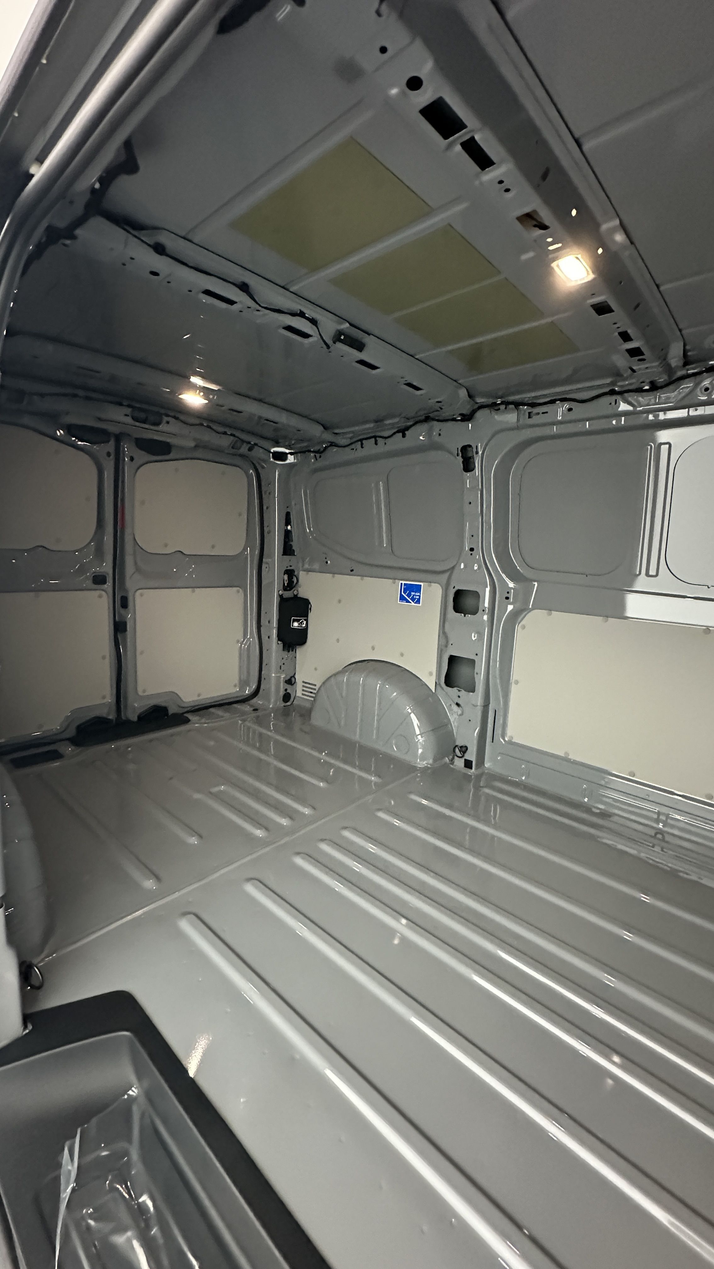 GLI00007682_p53 - VOLKSWAGEN - TRANSPORTER - 2025 - photo 8