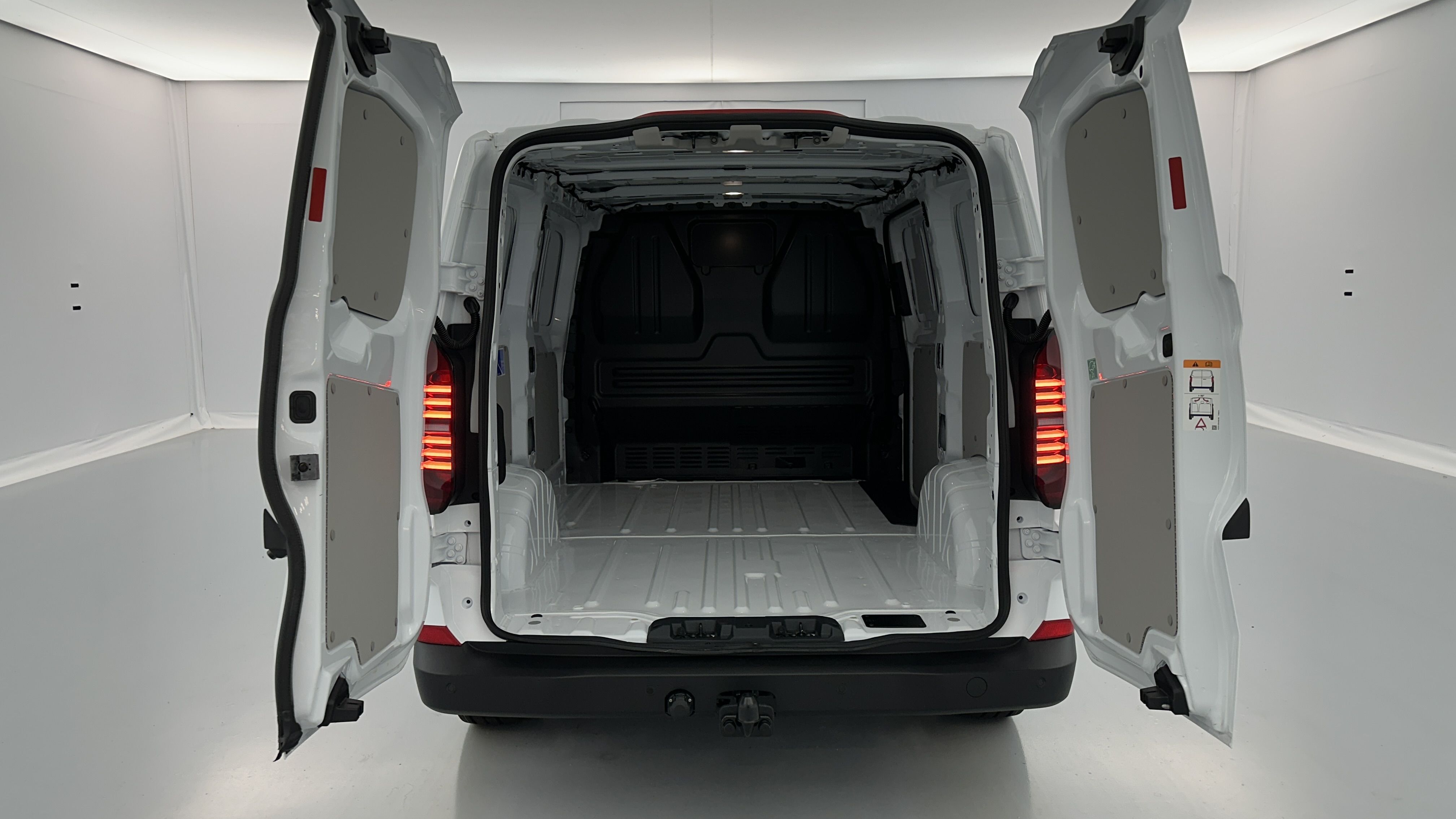 GLI00007680_p53 - VOLKSWAGEN - TRANSPORTER - 2025 - photo 9