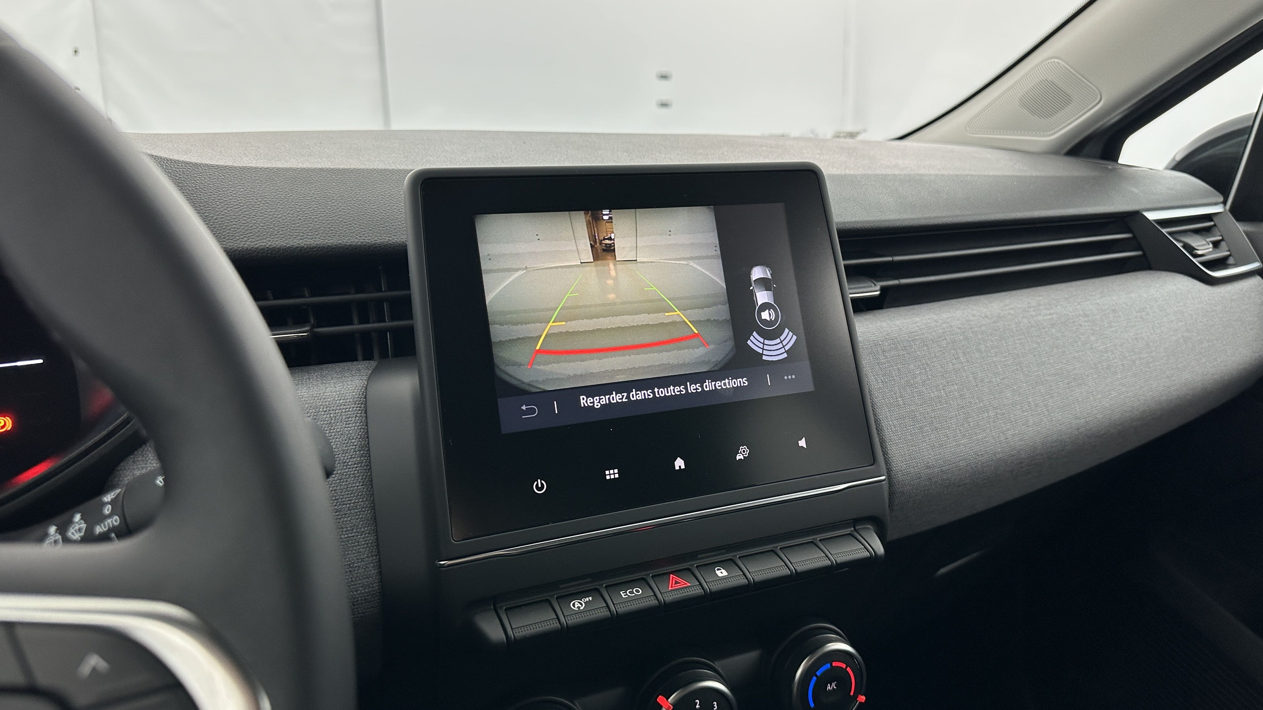 GLI00010433_p53 - RENAULT - CLIO - 2025 - photo 18