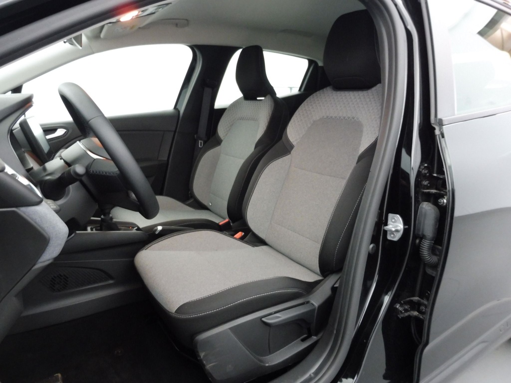 72524_p51 - RENAULT - CLIO - 2025 - photo 12