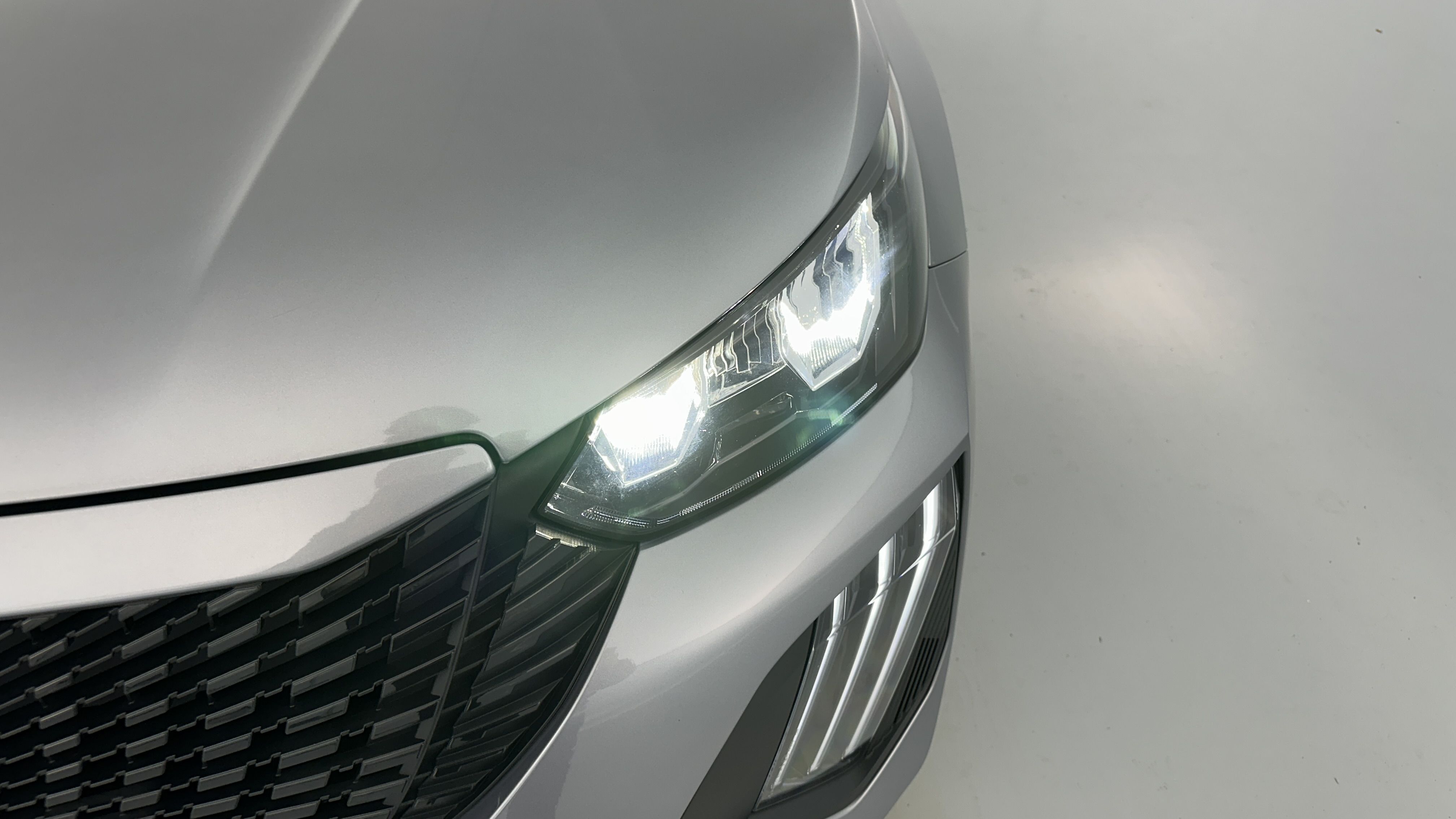 GLI00012454_p53 - PEUGEOT - 2008 - 2025 - photo 17