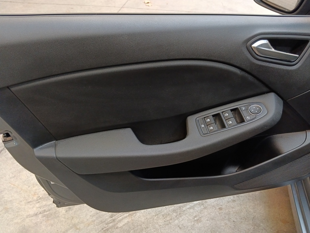 72452_p51 - RENAULT - CLIO - 2025 - photo 11