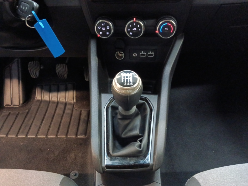 72452_p51 - RENAULT - CLIO - 2025 - photo 15