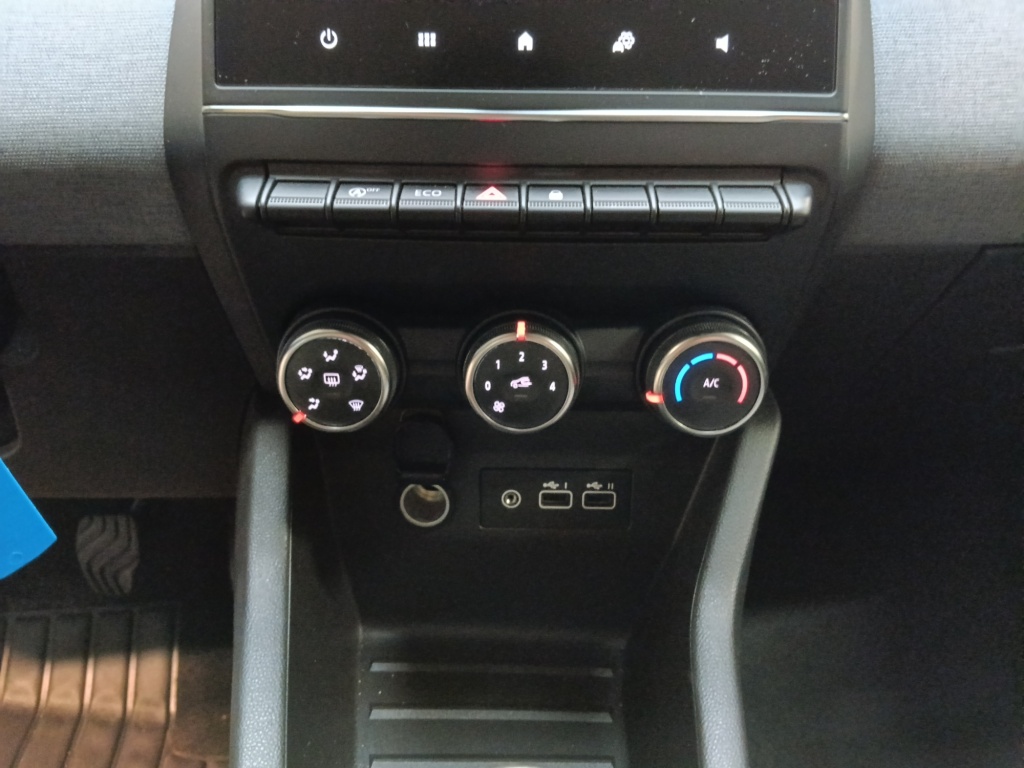 72452_p51 - RENAULT - CLIO - 2025 - photo 19