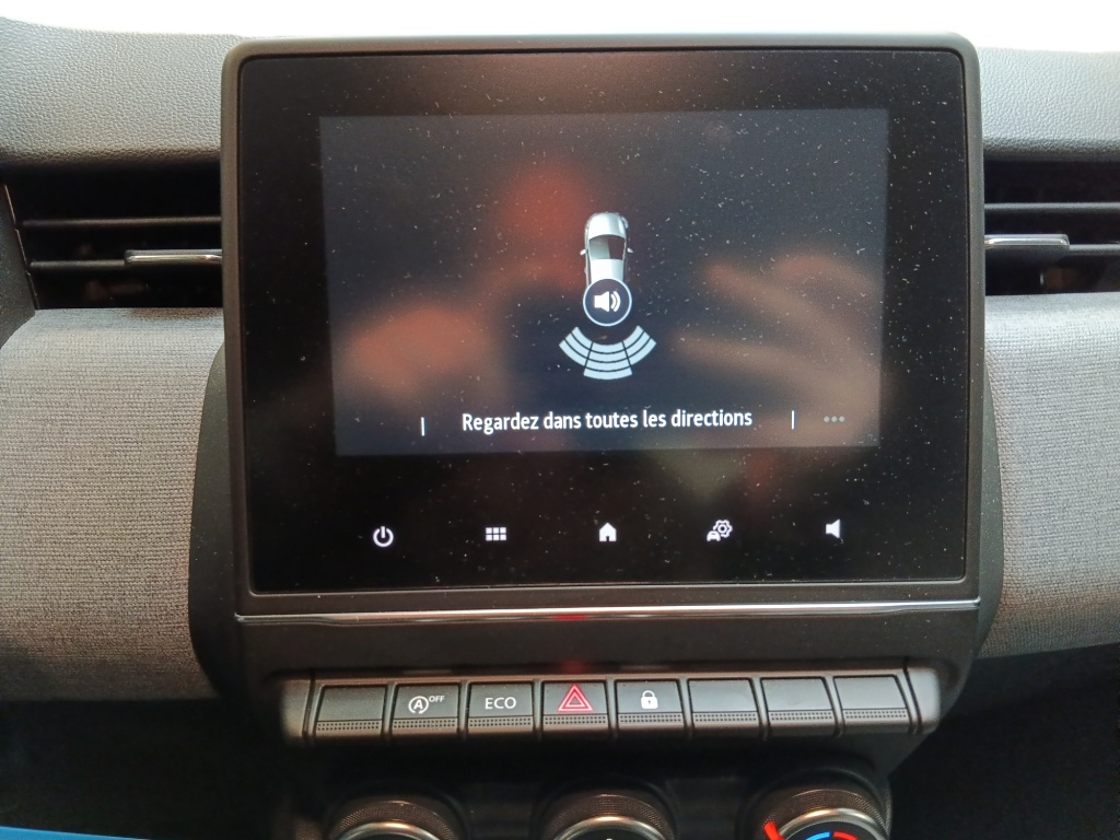 72556_p51 - RENAULT - CLIO - 2025 - photo 18