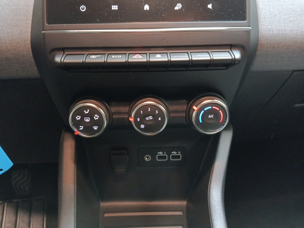 72556_p51 - RENAULT - CLIO - 2025 - photo 20