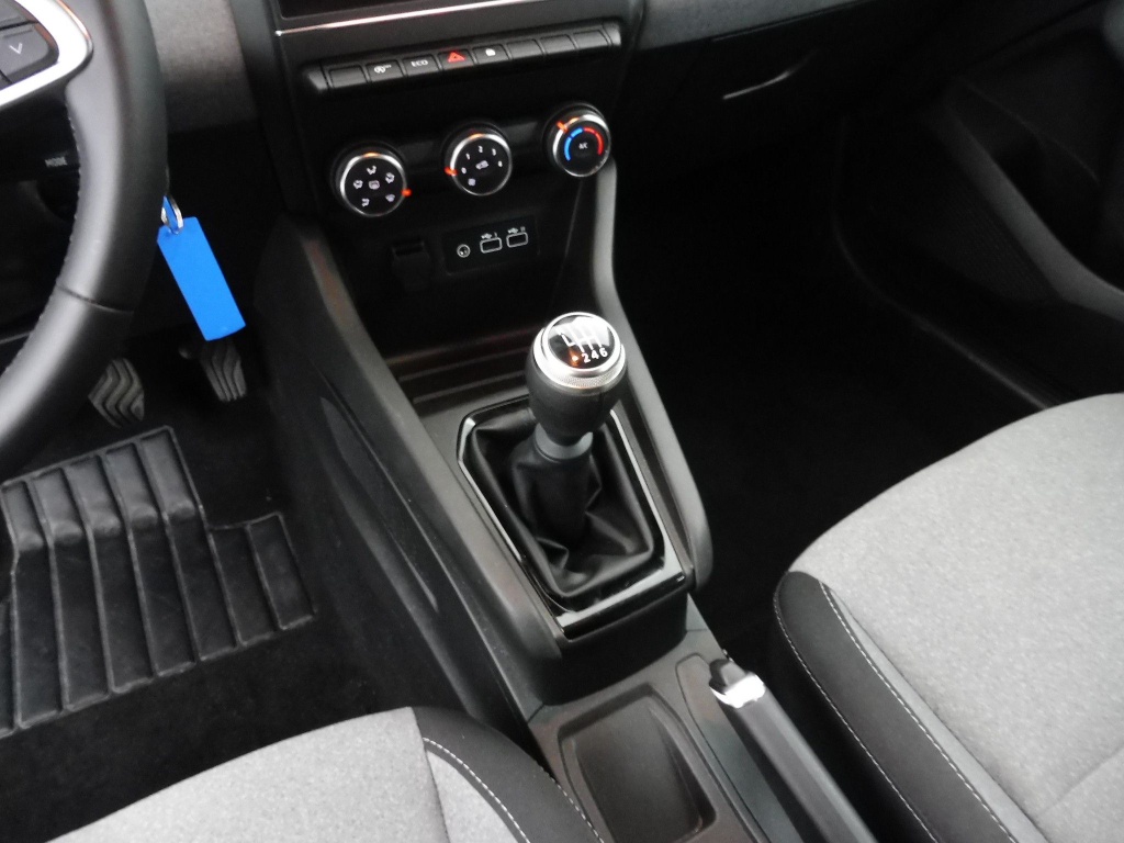 72417_p51 - RENAULT - CLIO - 2025 - photo 11