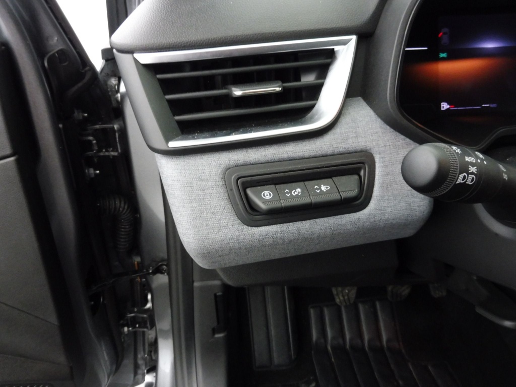 72511_p51 - RENAULT - CLIO - 2025 - photo 7