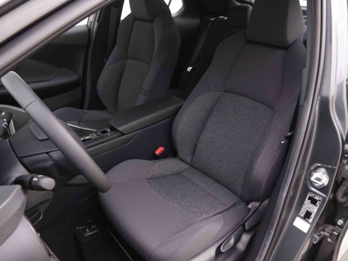 360923_p2 - TOYOTA - C HR - 2026 - photo 5