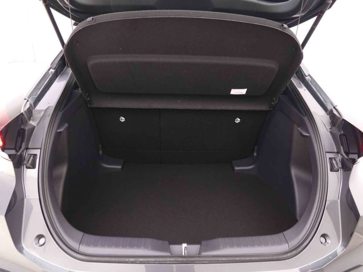 360923_p2 - TOYOTA - C HR - 2026 - photo 4