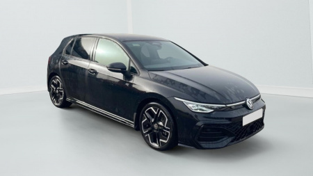 381011_p2 - VOLKSWAGEN - GOLF - 2026