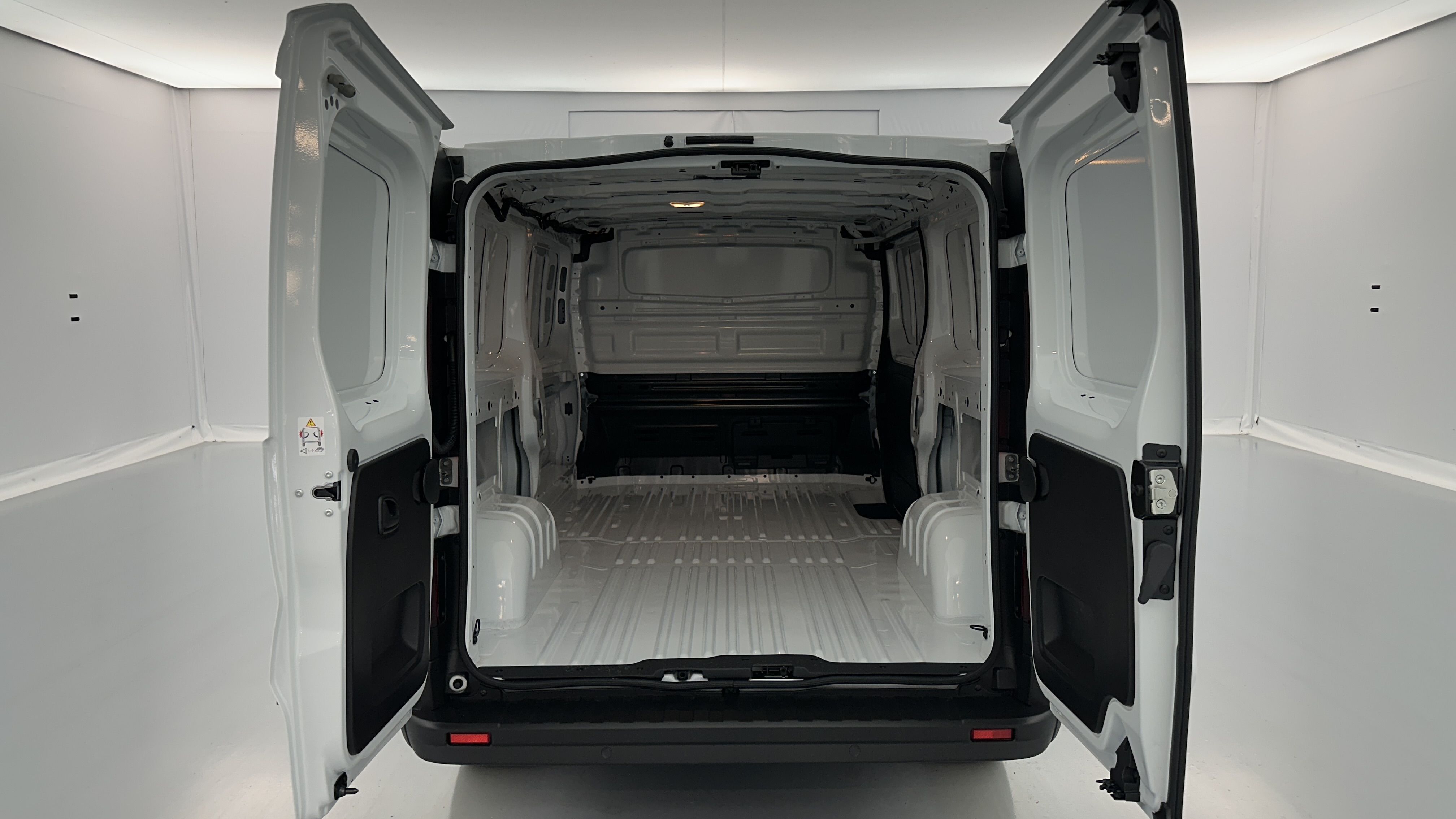 GLI00026307_p53 - RENAULT - TRAFIC - 2025 - photo 9