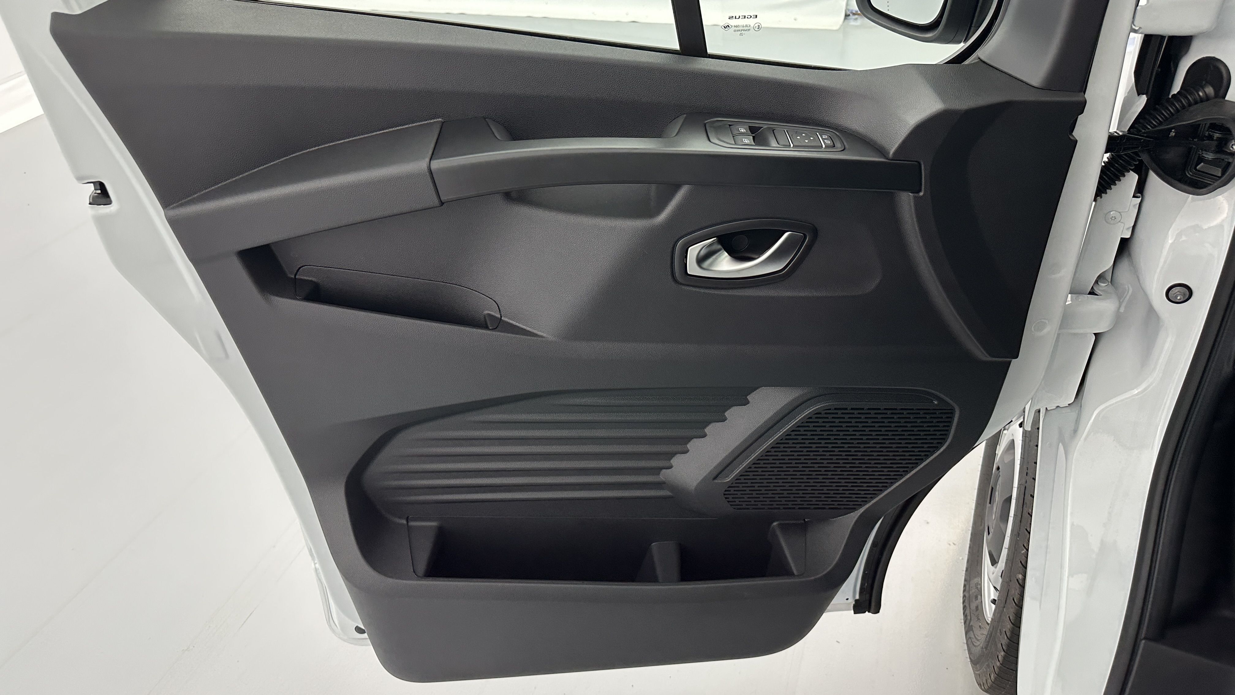 GLI00026307_p53 - RENAULT - TRAFIC - 2025 - photo 11