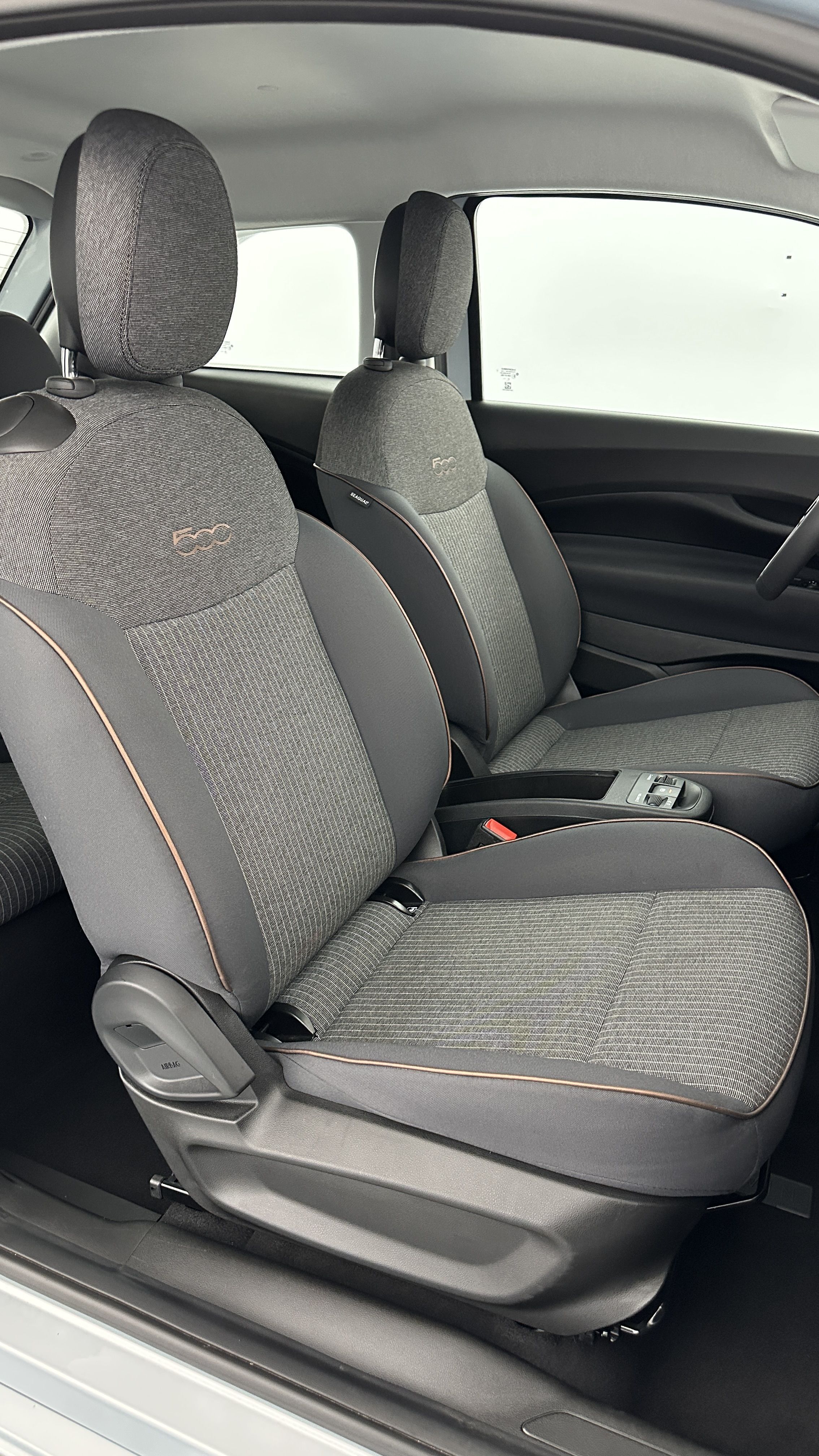 GLI00025762_p53 - FIAT - 500 - 2022 - photo 17