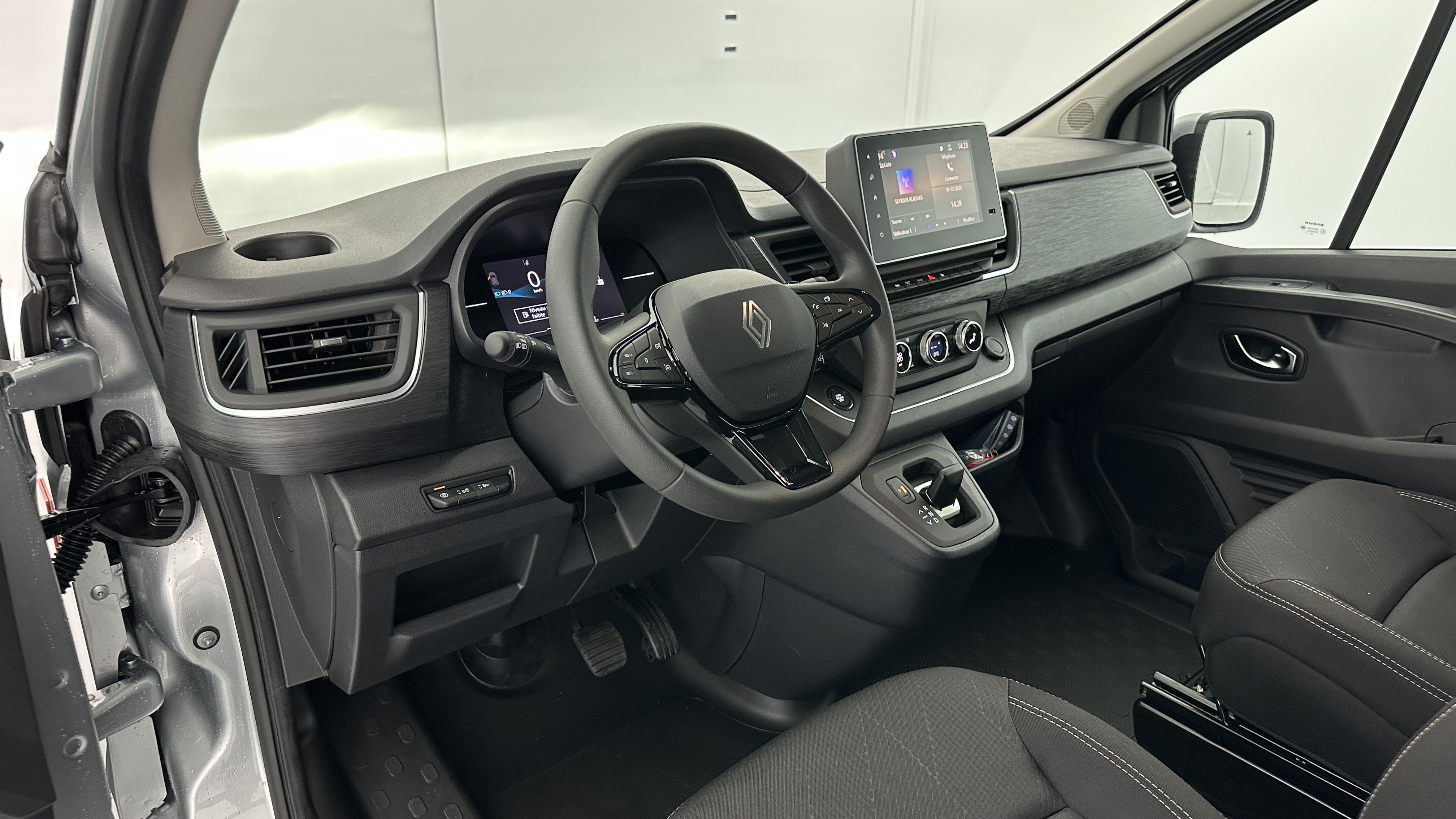 GLI00007186_p53 - RENAULT TRUCKS - TRAFIC CA - 2025 - photo 6