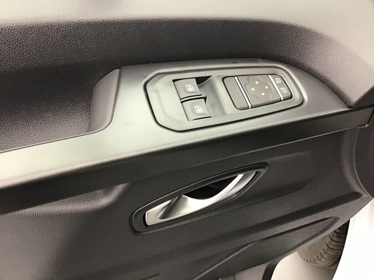 380932_p2 - RENAULT - TRAFIC - 2026 - photo 9