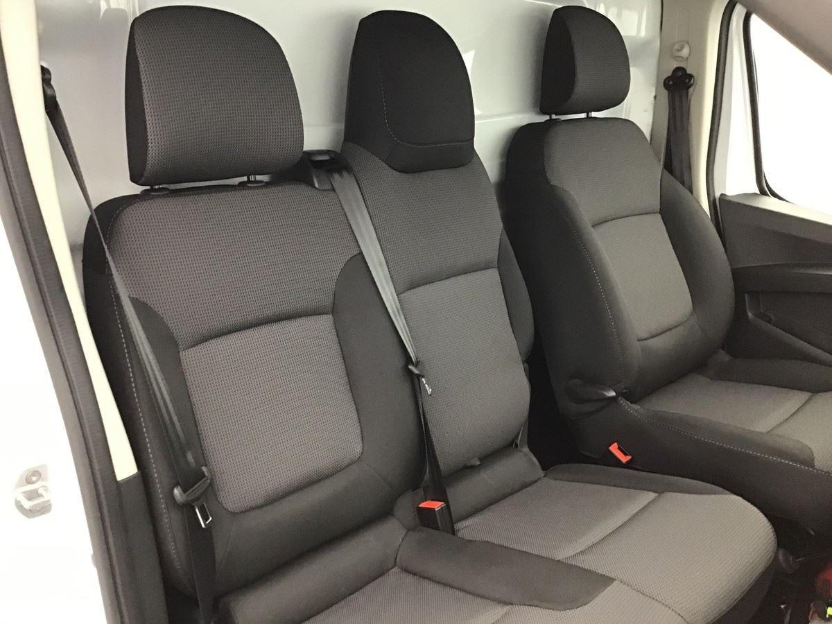 380932_p2 - RENAULT - TRAFIC - 2026 - photo 7