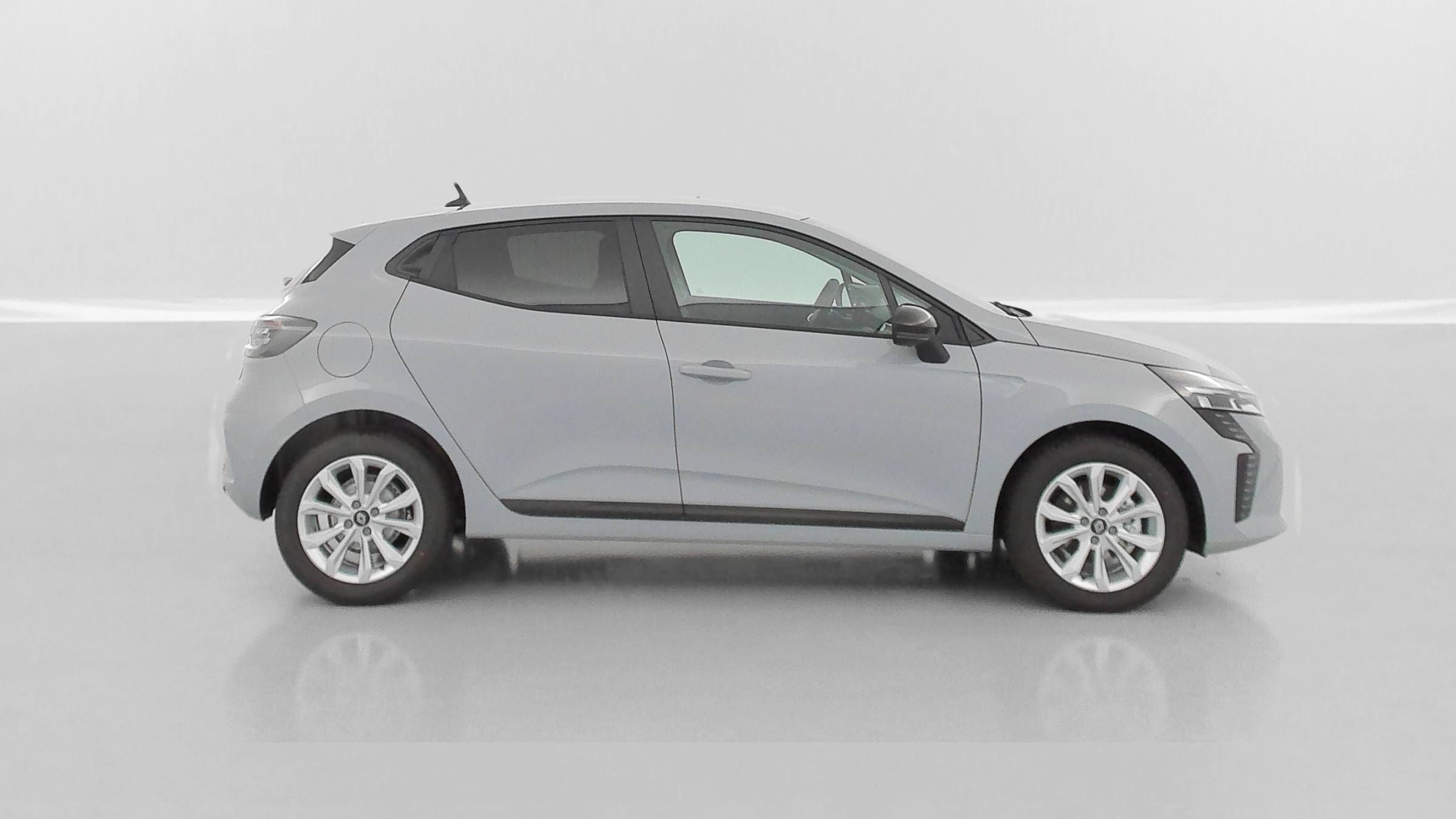 GLI00010438_p53 - RENAULT - CLIO - 2025 - photo 23