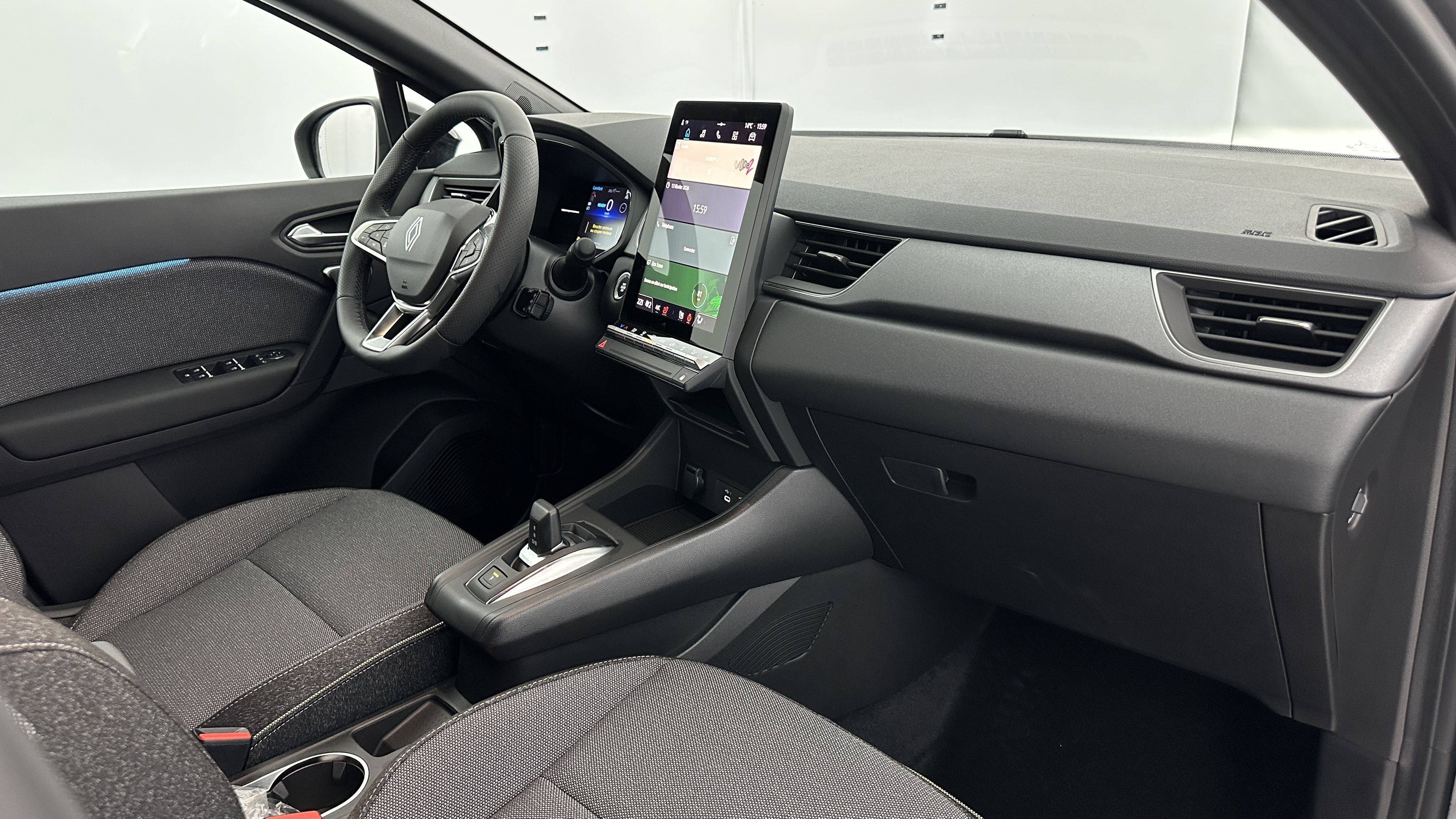 GLI00009821_p53 - RENAULT - CAPTUR - 2025 - photo 8