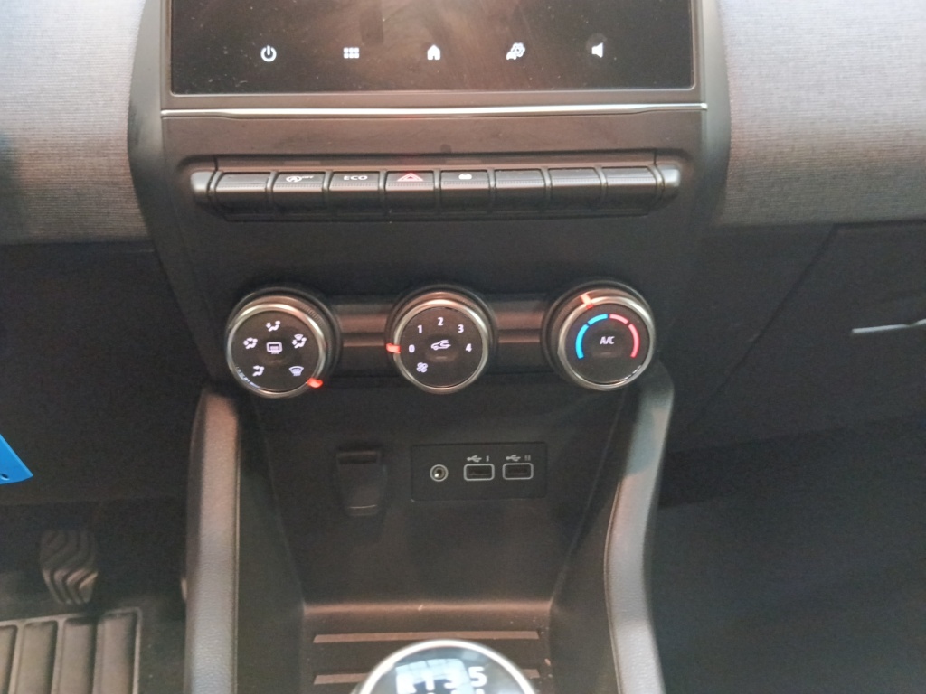 71348_p51 - RENAULT - CLIO - 2025 - photo 20