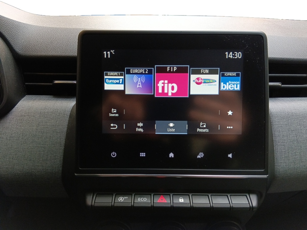 72436_p51 - RENAULT - CLIO - 2025 - photo 17