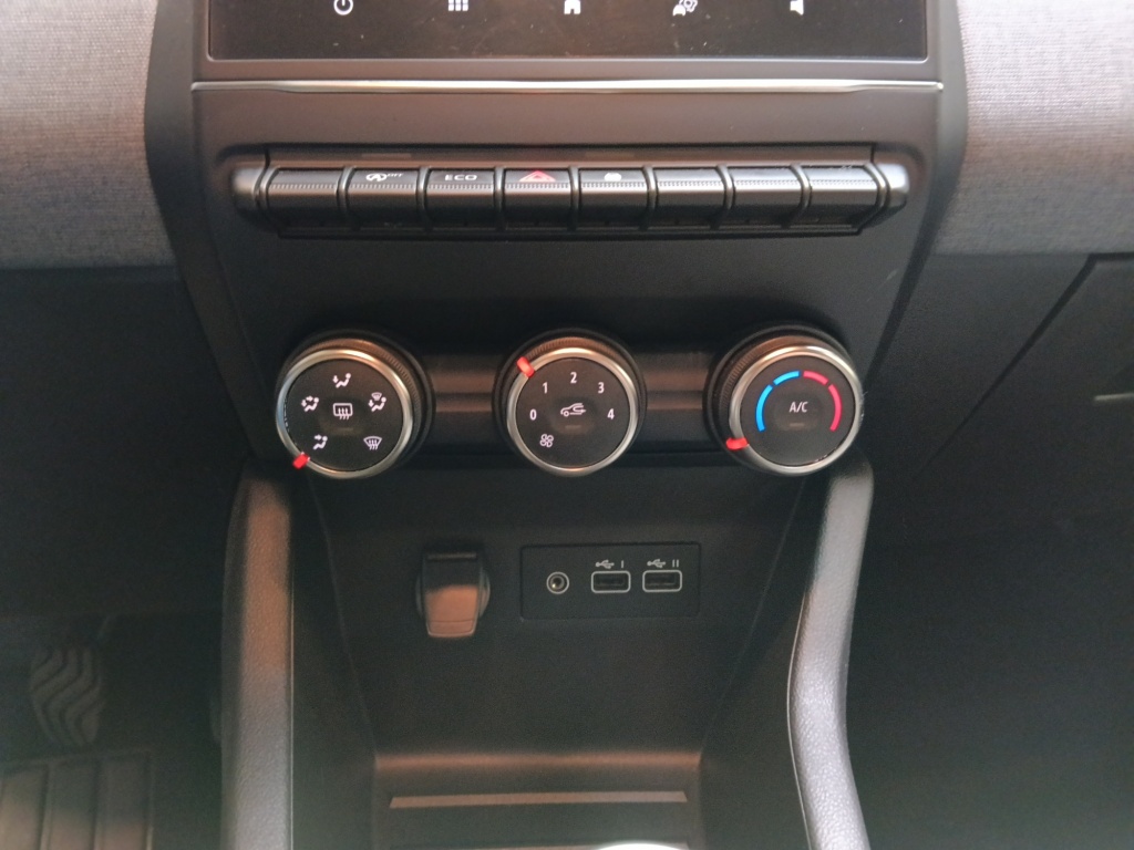 72436_p51 - RENAULT - CLIO - 2025 - photo 20