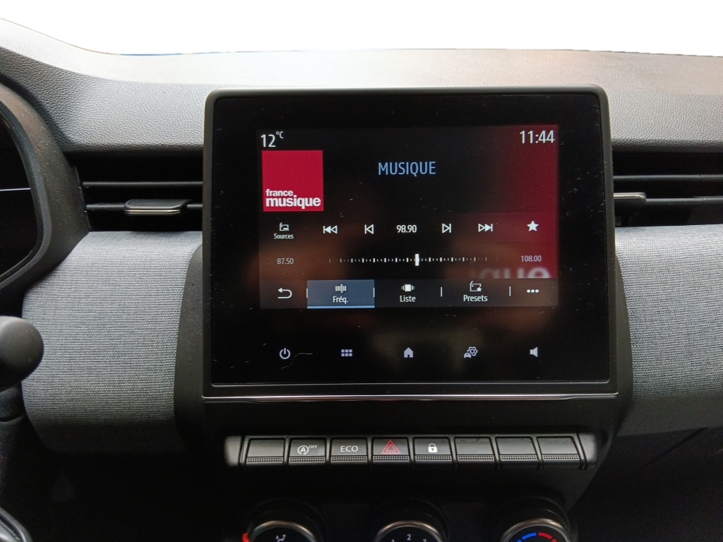 72453_p51 - RENAULT - CLIO - 2025 - photo 17