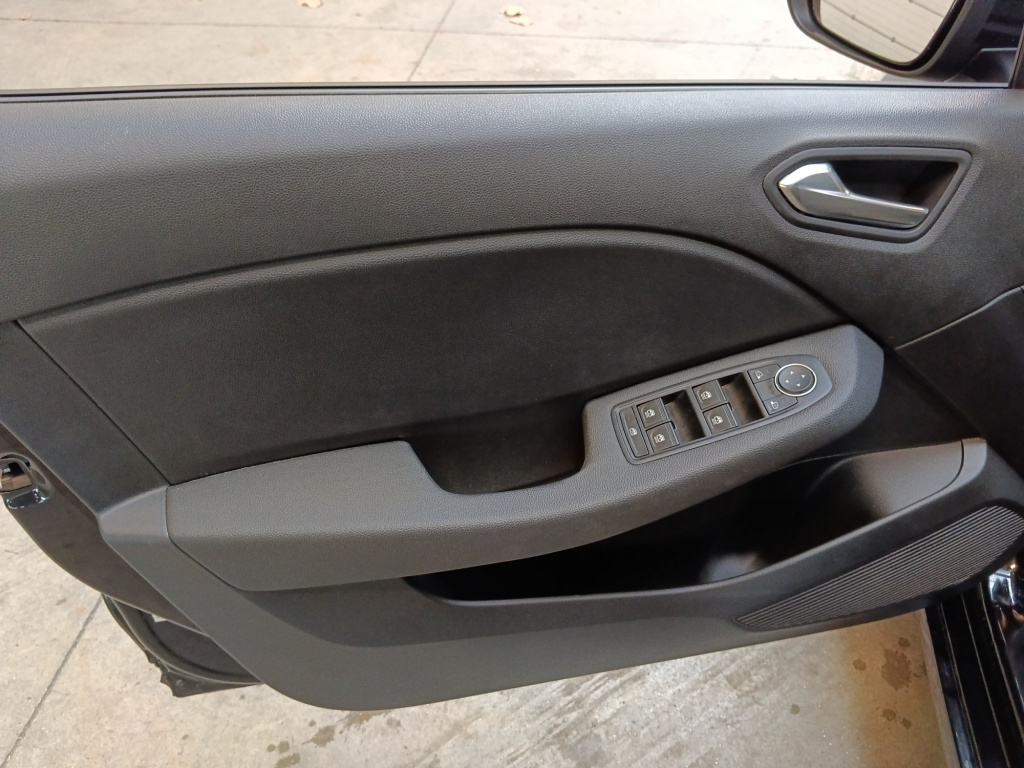 72455_p51 - RENAULT - CLIO - 2025 - photo 11