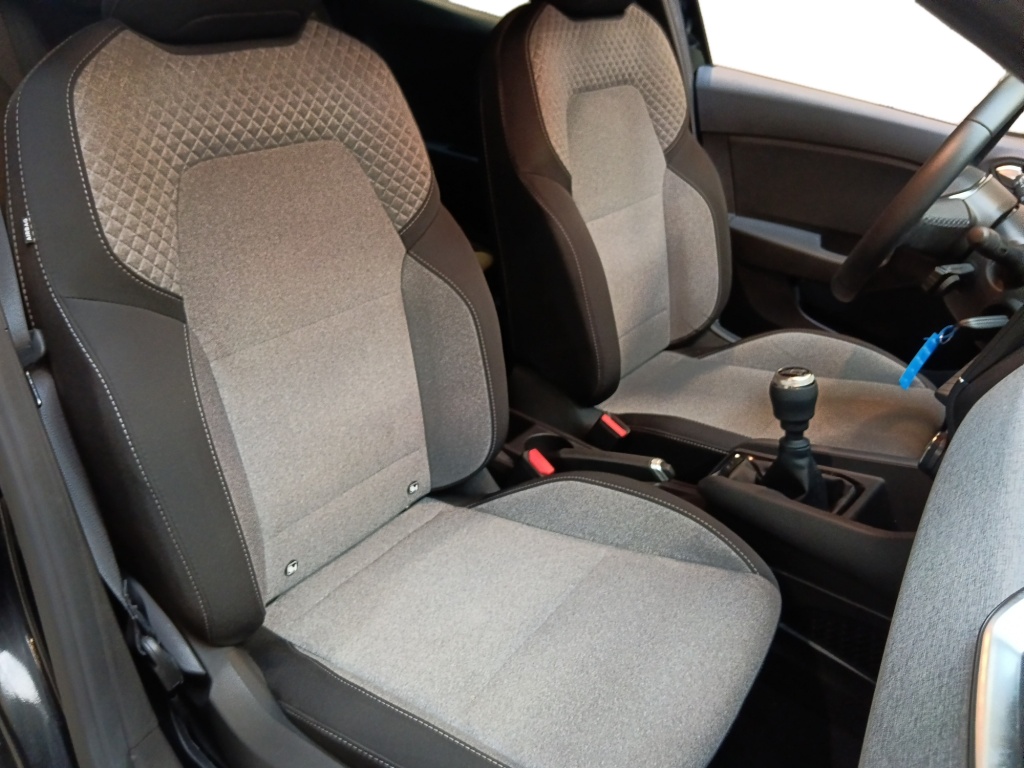 72455_p51 - RENAULT - CLIO - 2025 - photo 17