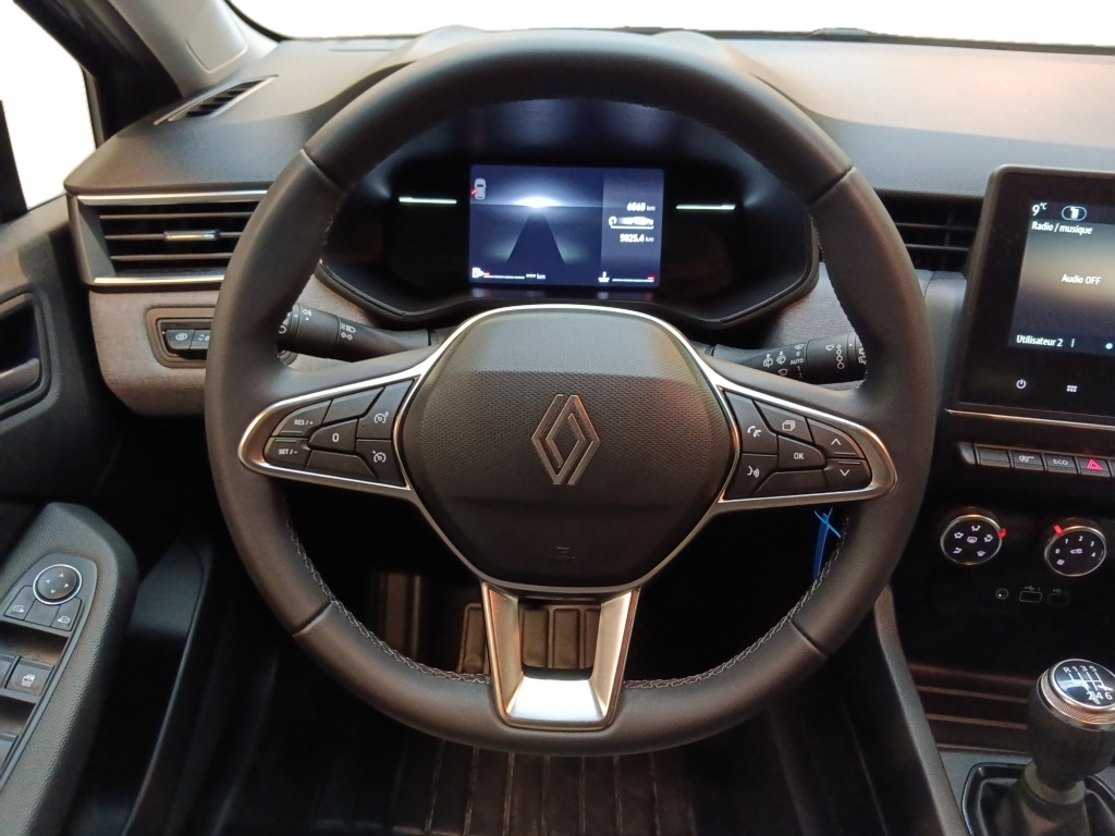 72463_p51 - RENAULT - CLIO - 2025 - photo 13